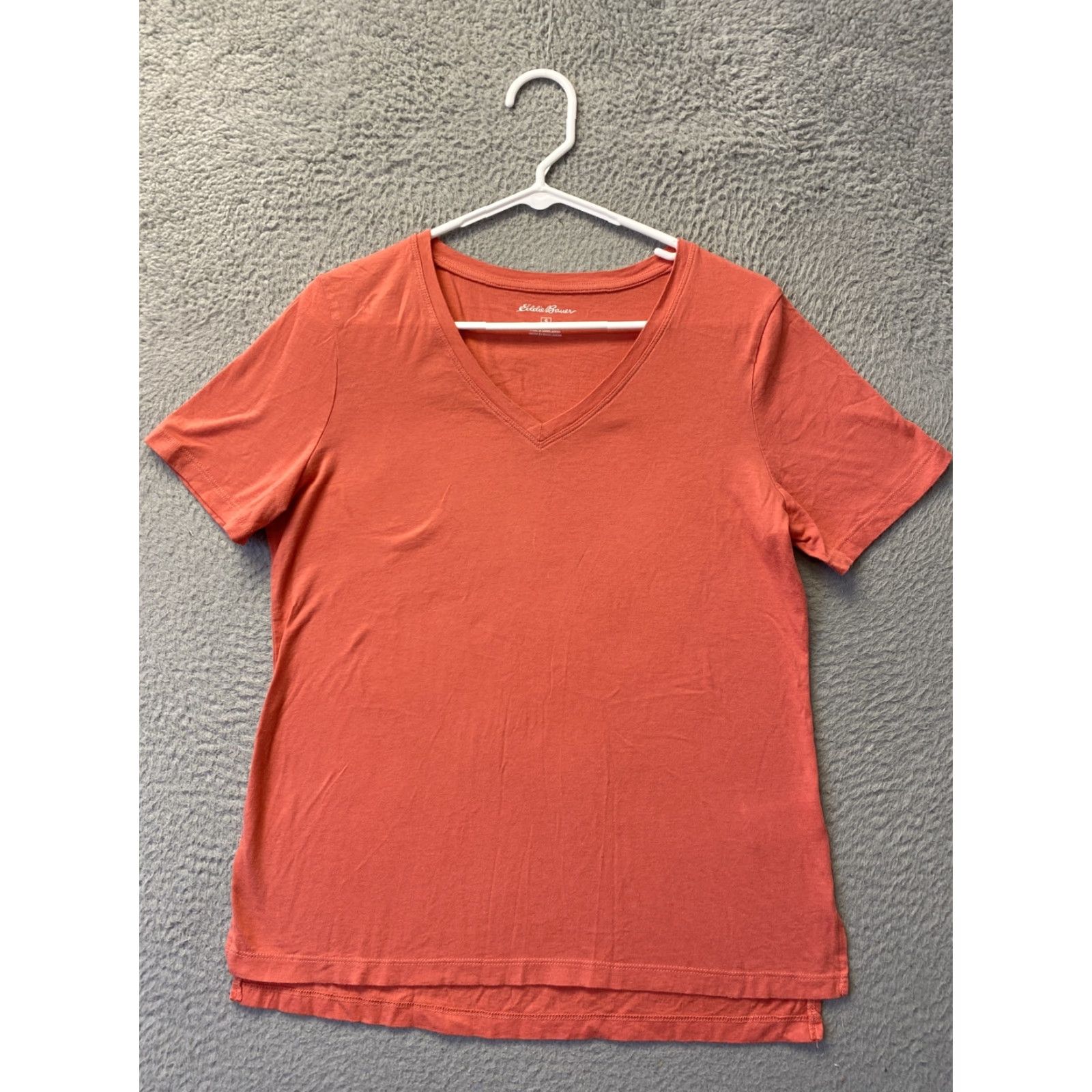 Eddie Bauer Eddie Bauer T-Shirt Womens S V-Neck Short Sleeve Pullover Coral 108-57 Regular Size Small Women Shirt Size S / US 4 / IT 40 - 2 Thumbnail