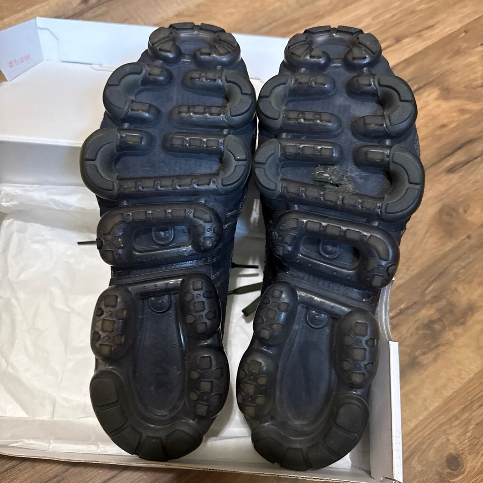 Nike 2017 Nike Air Vapormax Flyknit Cargo Khaki Size US 9.5 / EU 42-43 - 8 Thumbnail