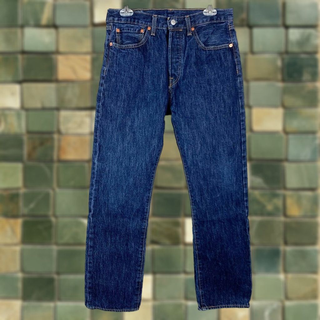 Levi's VINTAGE Levi's Levi Strauss 501 Mens Jeans Dark Wash 32 x 32 Act 30 x 29 Jeans Blue 501 Bootcut Mens Regular 32 Inseam 32 Size US 32 / EU 48 - 1 Thumbnail