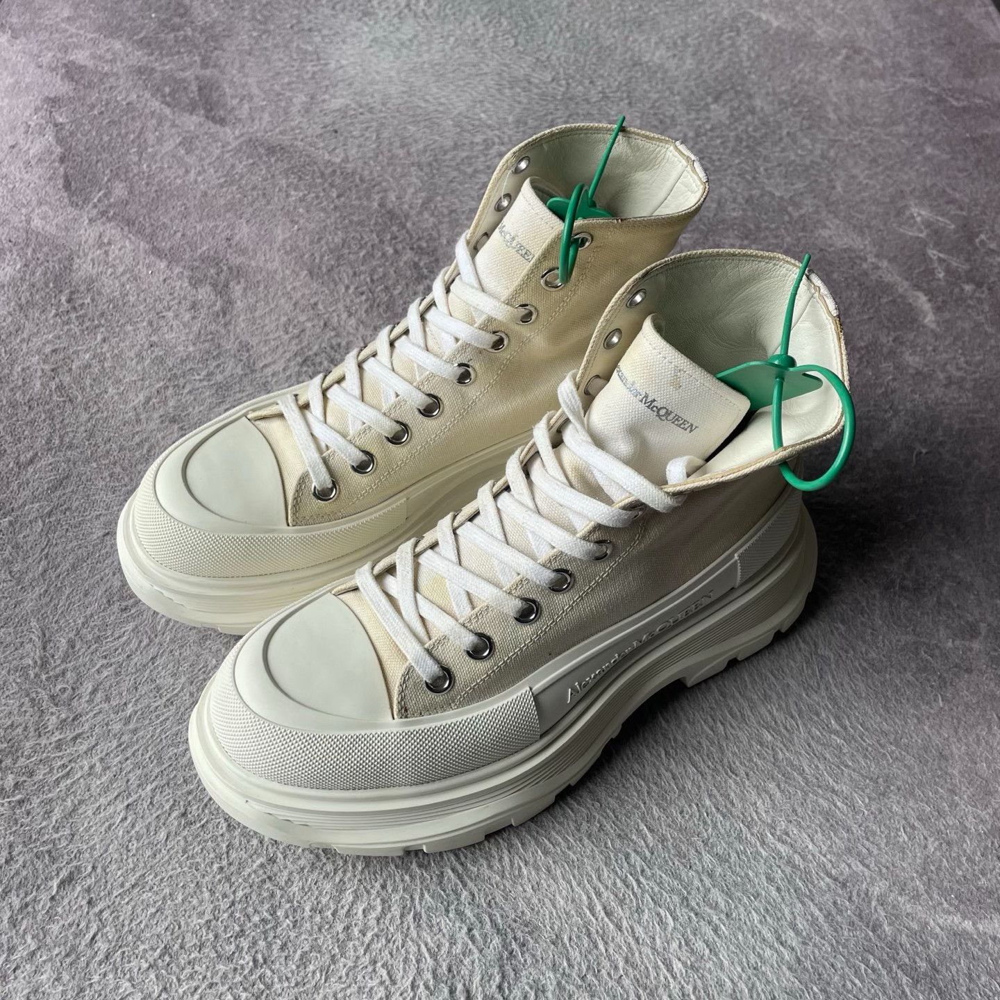 Alexander McQueen Alexander McQueen White Boots 39 Women Size US 8.5 / IT 38.5 - 1 Thumbnail
