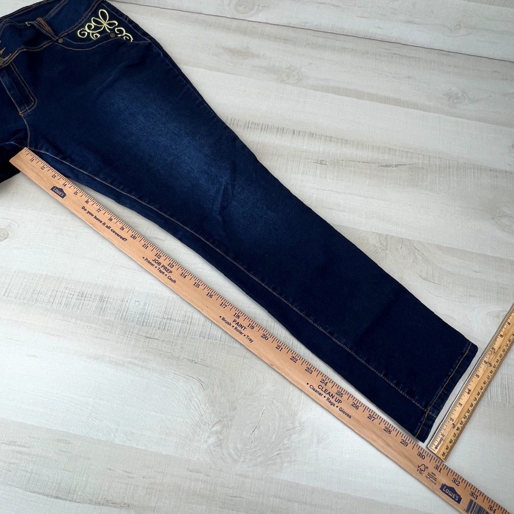 Vintage QQMY Womens Dark Wash Mid Rise Embroidered Pocket Juniors Jeans Size 21/22 Blue Cotton Blend Size 42" / US 20 - 7 Thumbnail