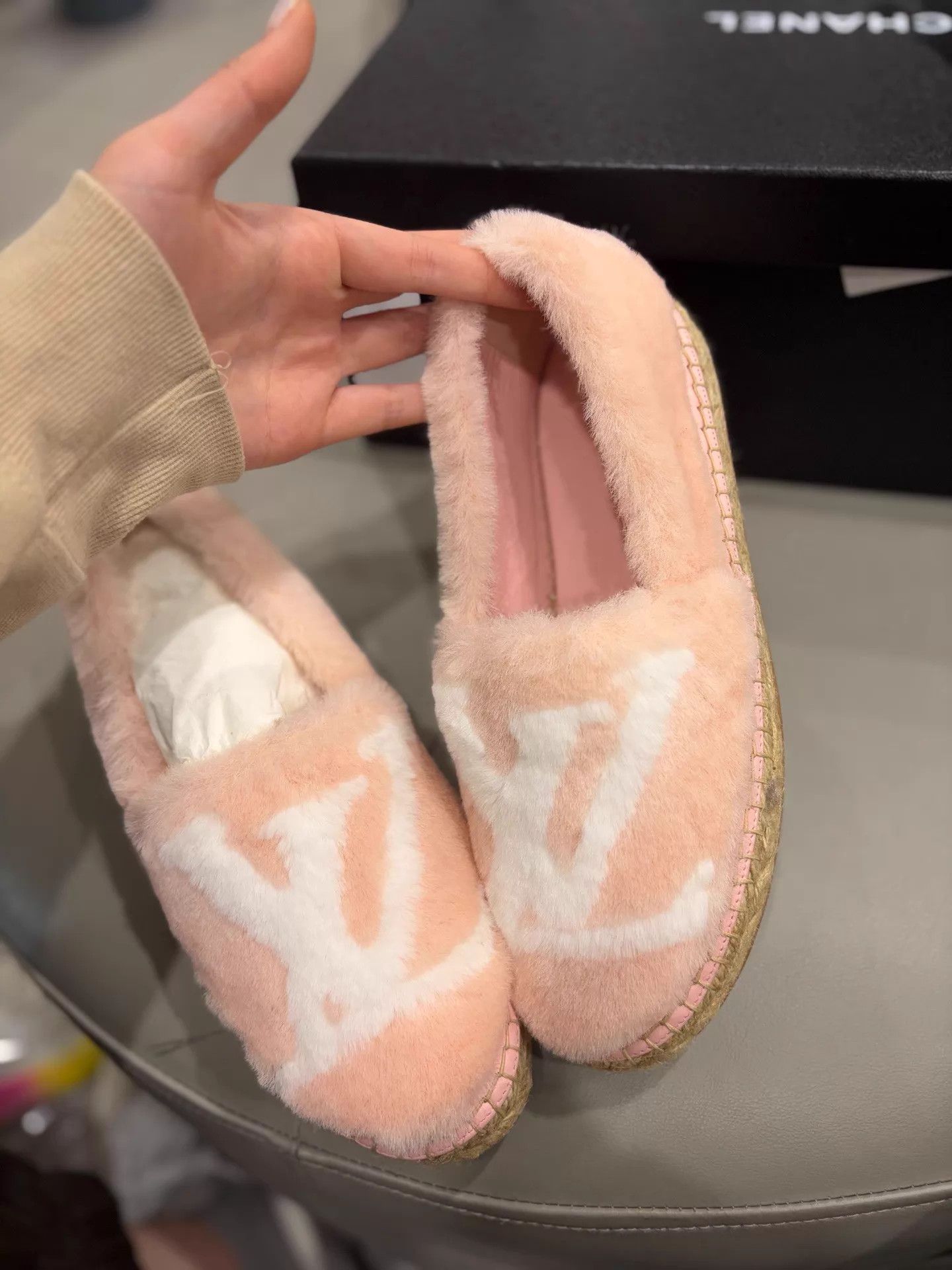 Louis Vuitton LV pink fur fisherman shoes new 35.5 Size US 5 / IT 35 - 3 Thumbnail