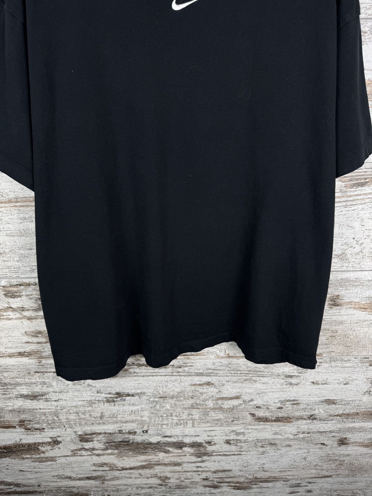 Nike × Vintage Mens Nike swoosh black T-shirt center logo y2k tee Japanese Size US XL / EU 56 / 4 - 5 Thumbnail