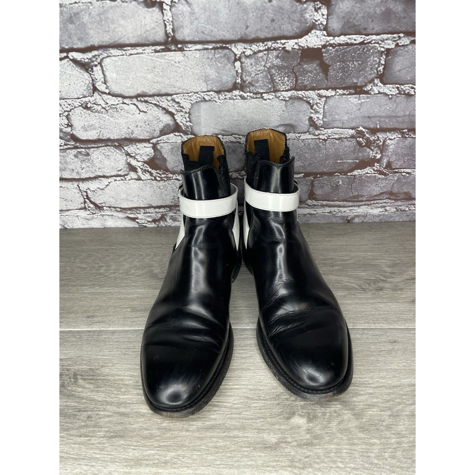 Balenciaga BALENCIAGA Black White Leather Calfskin Chelsea Buckle Ankle Size US 6.5 / IT 36.5 - 15 Thumbnail