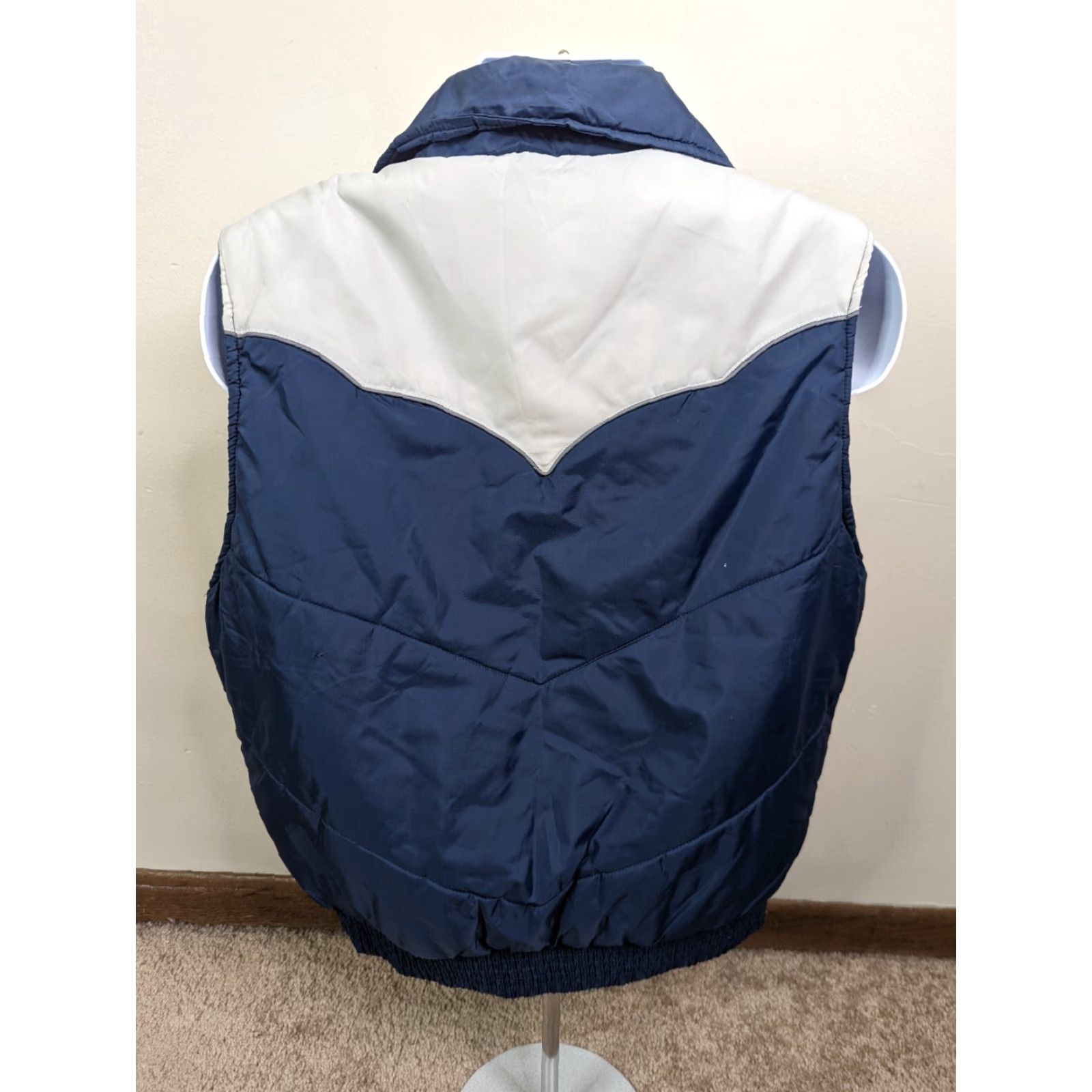 Vintage VINTAGE Blue Nylon Puffer Vest Winter Ski Jacket Men's Large 42-44 1980s / 70s Puffer Look Outdoor Vest L Blue Mens Size US L / EU 52-54 / 3 - 3 Thumbnail