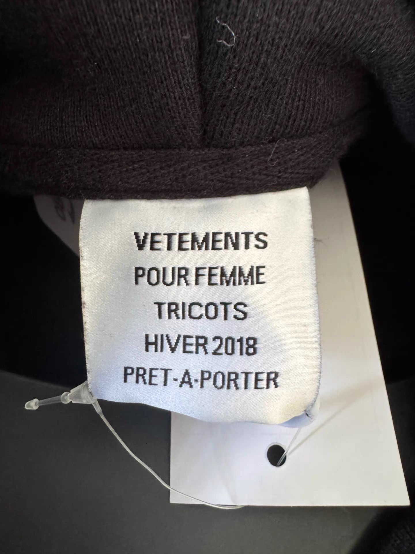 Vetements Vetements 18SS Blood Drop Sanskrit Heavy Hoodie Size US S / EU 44-46 / 1 - 6 Thumbnail
