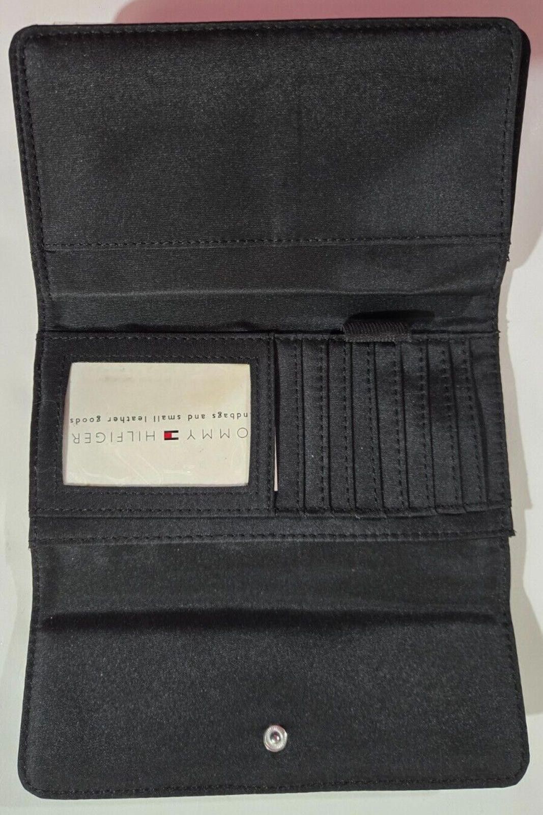 Tommy Hilfiger Tommy Hilfiger Signature TH Trifold Checkbook Wallet NWT Size ONE SIZE - 2 Thumbnail