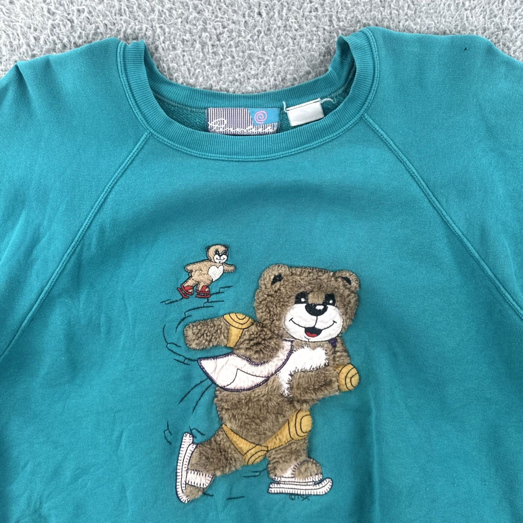 Vintage VINTAGE Unbranded Sweatshirt Shirt Mens L Green Raglan Embroidered 90s Arts & Crafts Skating Bears Size US L / EU 52-54 / 3 - 5 Thumbnail