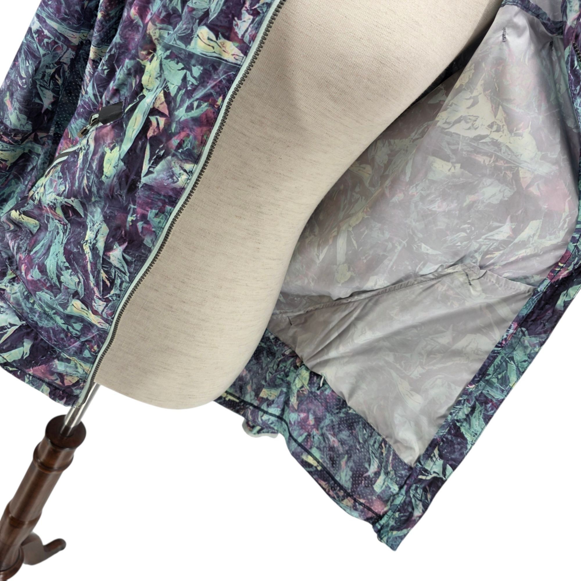 Lululemon Lululemon Womens 2 Jacket Miss Misty II Hooded Wind Water Size XS / US 0-2 / IT 36-38 - 9 Thumbnail
