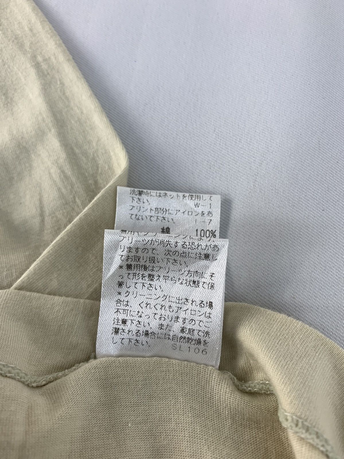 Issey Miyake Issey Miyake Men Peace Sign Hand Unisex Tee Size US S / EU 44-46 / 1 - 9 Thumbnail