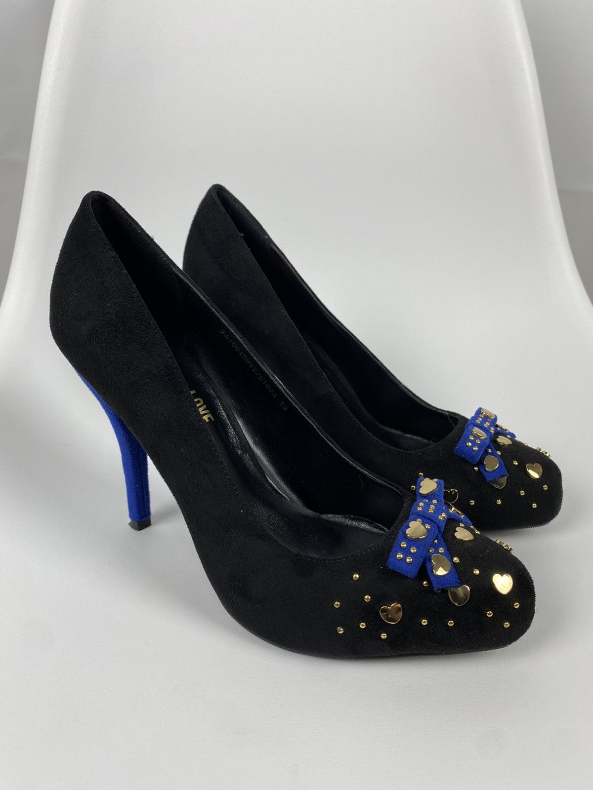 Love Moschino Love Moschino Suede Heels Bow Decorated size 39 Size US 9 / IT 39 - 1 Thumbnail