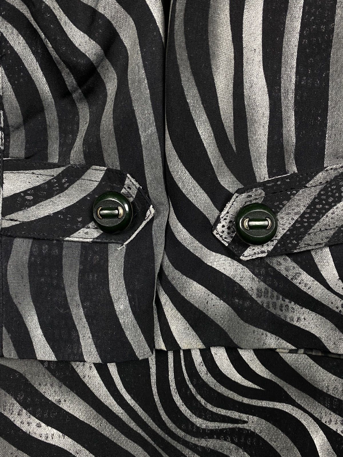 Versace Vintage Gianni Versace V2 Zebra Print Belted Wrap Jacket Size XL / US 12-14 / IT 48-50 - 13 Thumbnail