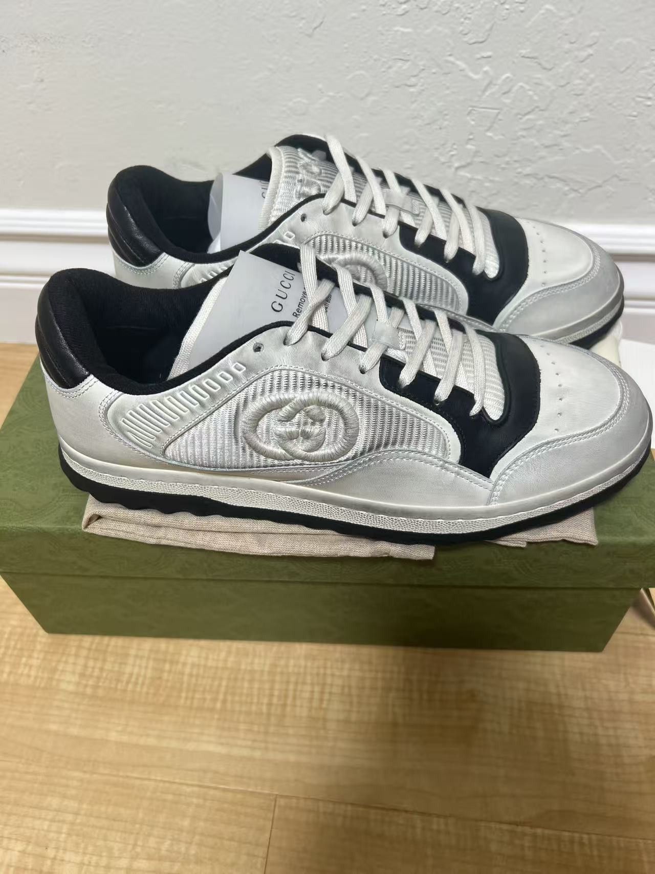 Gucci Gucci MAC80 Off-White Black Size US 9.5 / EU 42-43 - 1 Thumbnail