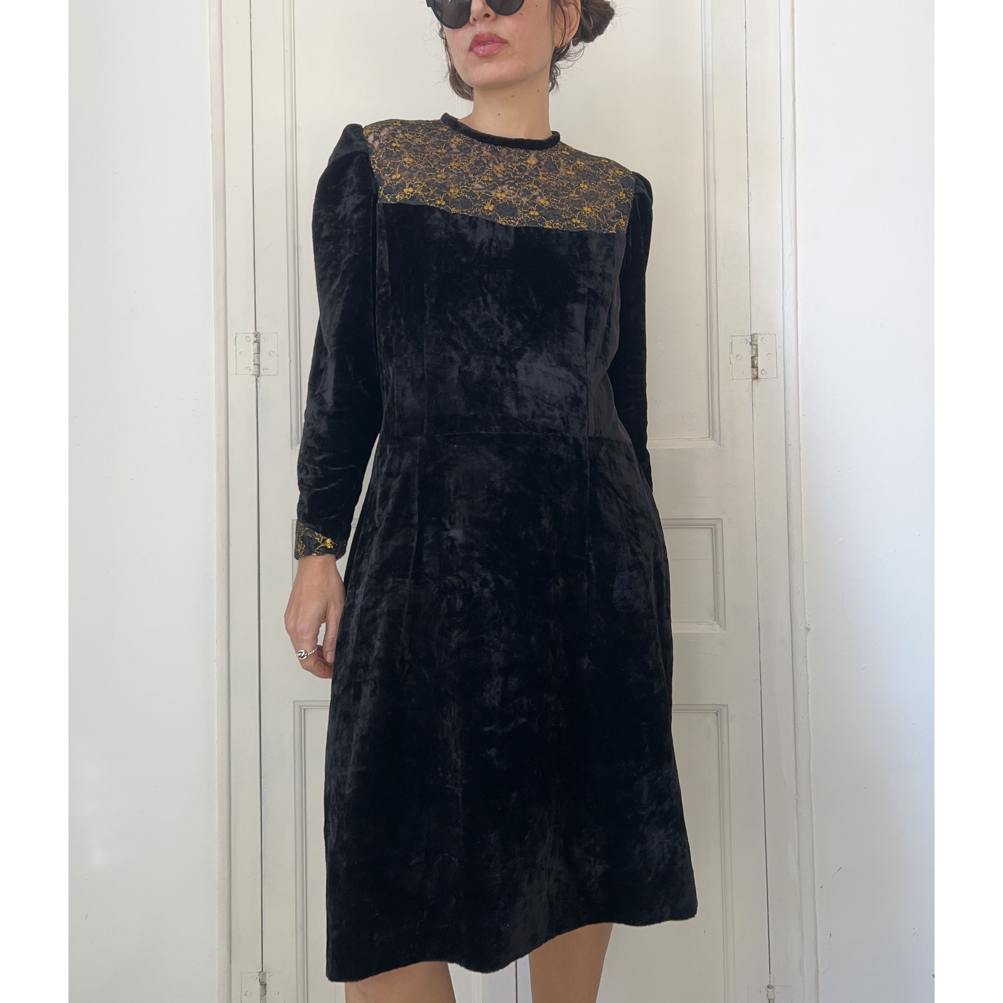 Vintage Vintage 90s Black Velvet Dress Size L / US 10 / IT 46 - 4 Thumbnail