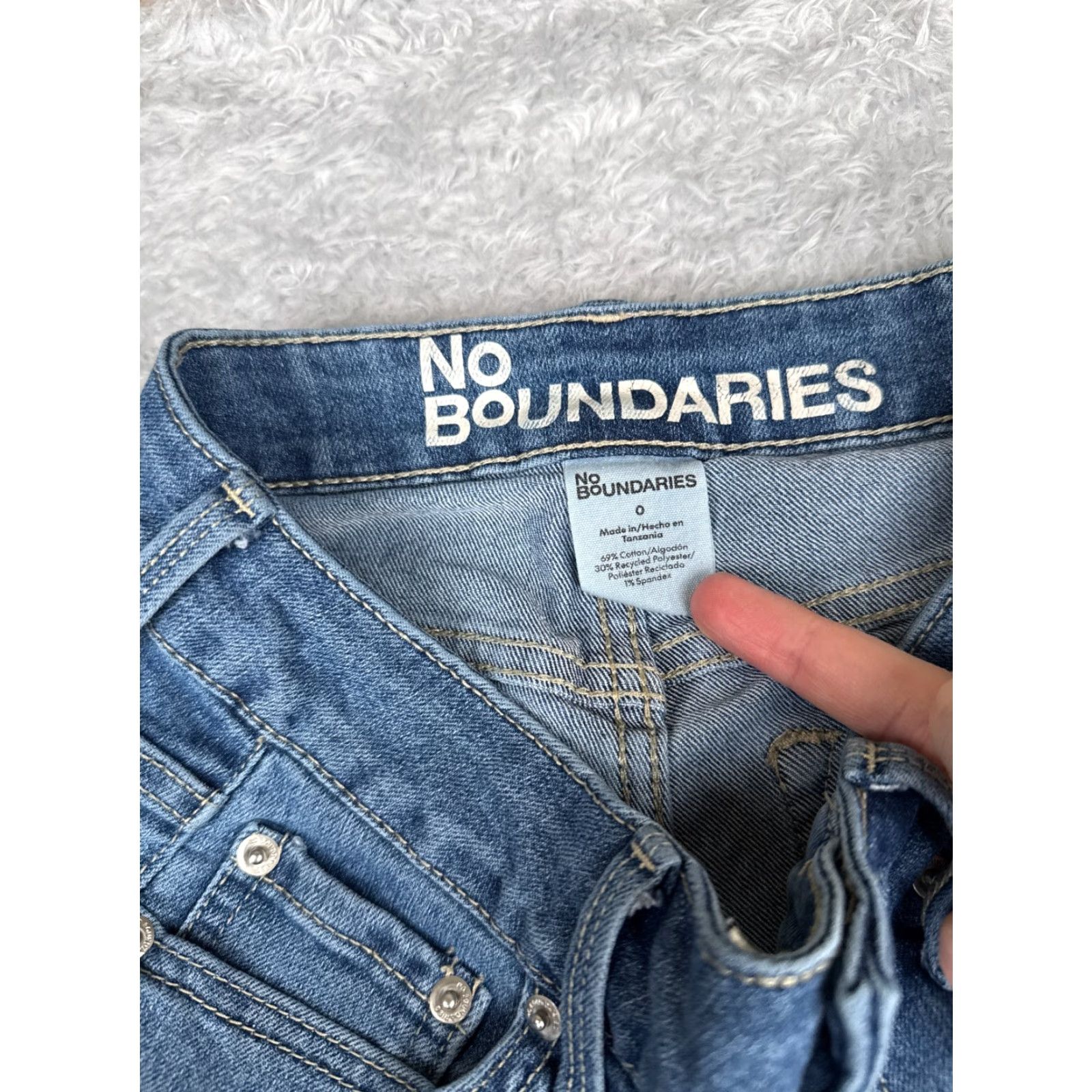 Vintage VINTAGE No Boundaries Jeans Womens Size 0 Bootcut Flare Mid Rise Denim Cotton Blue 30 Inch Inseam Size 25" / US 0 / IT 36 - 7 Thumbnail