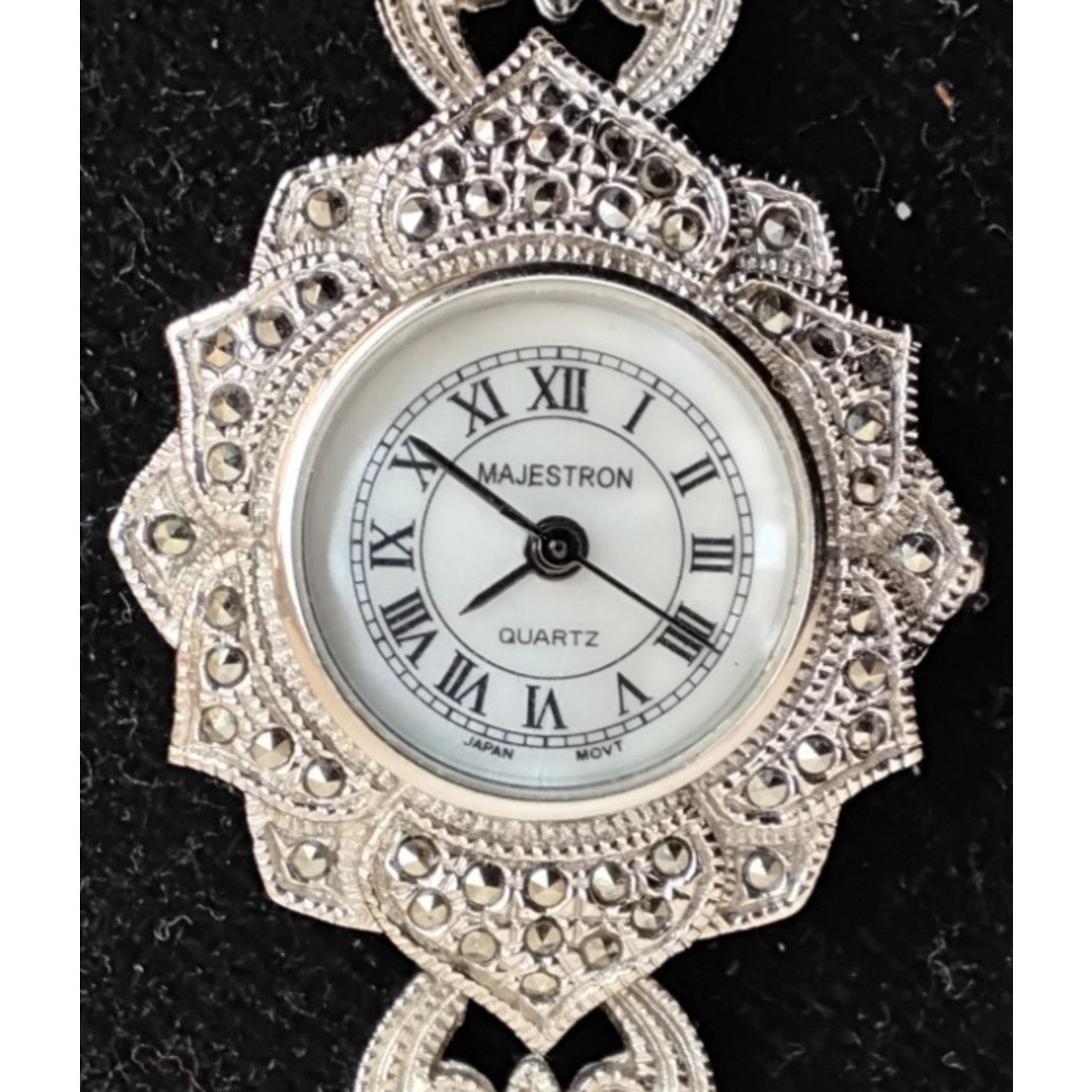 Other Majestron Ladies Watch Silver Tone Gemmed Vintage Hong Kong Size ONE SIZE - 2 Thumbnail