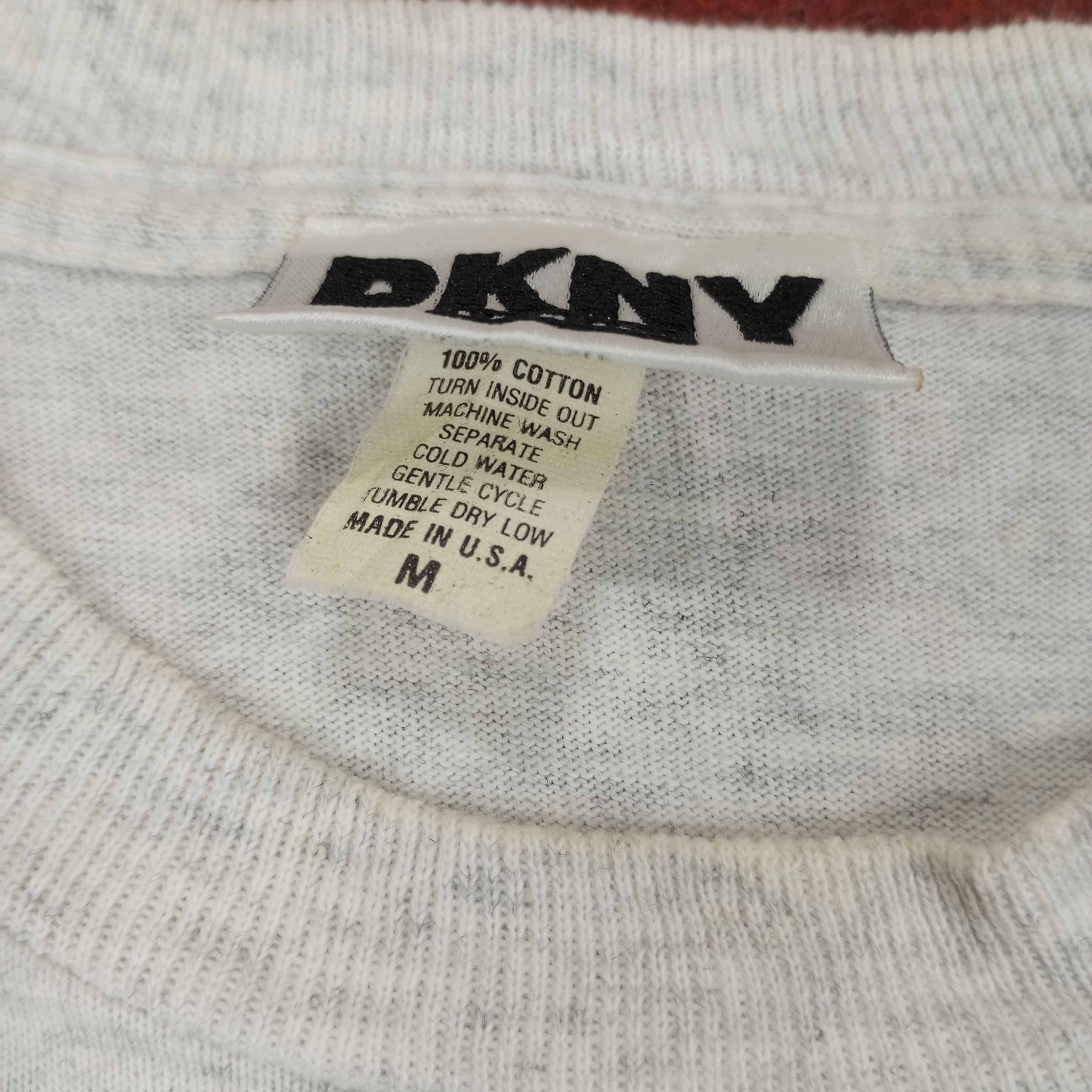 DKNY × Vintage DKNY Streetwear Style Tshirt Size US S / EU 44-46 / 1 - 9 Thumbnail