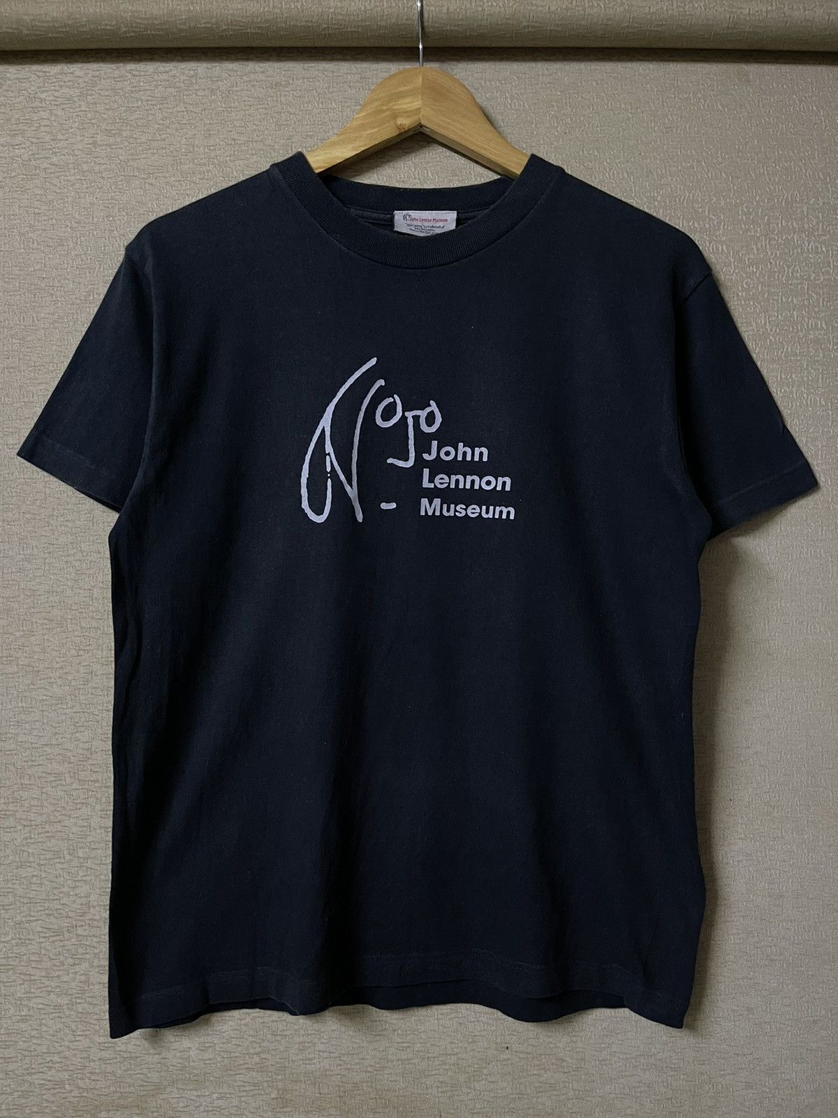 Band Tees Vintage 2000s John Lennon Museum Tshirt Size US M / EU 48-50 / 2 - 2 Thumbnail