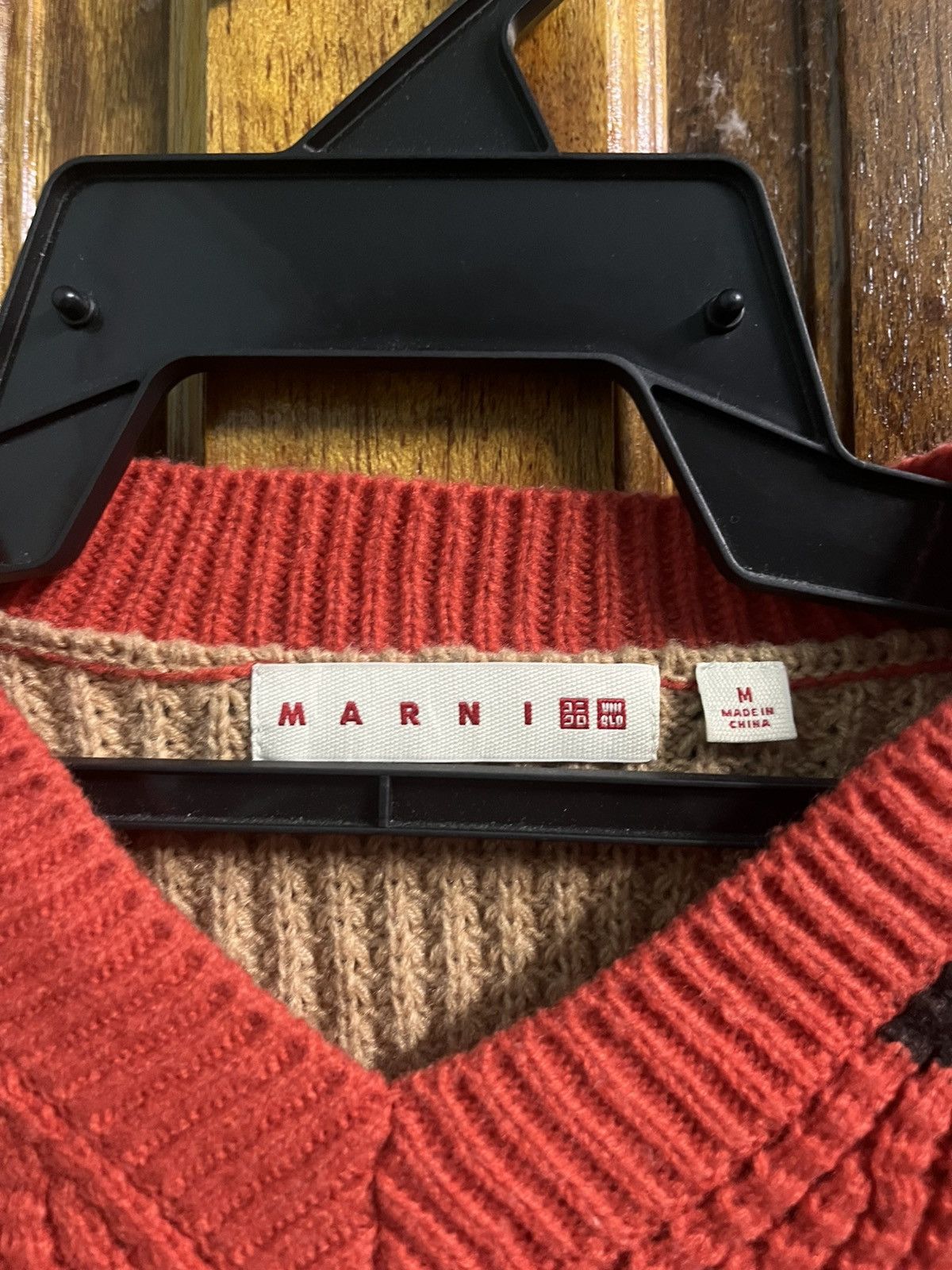Marni × Uniqlo Uniqlo x Marni Popcorn Knit V-Neck Sweater Size M / US 6-8 / IT 42-44 - 3 Thumbnail