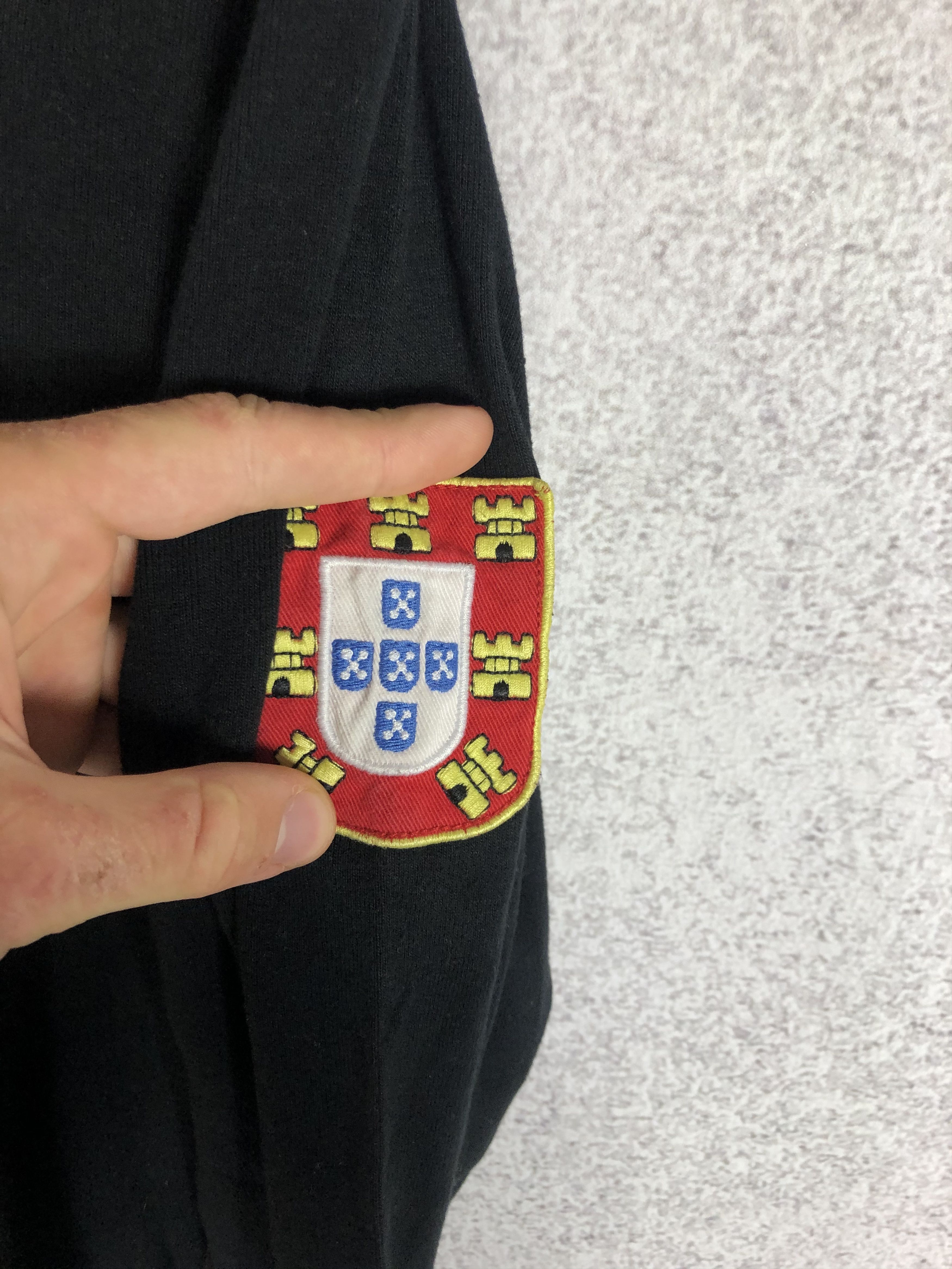 Vintage Vintage Benfica Lisbon Retro Jersey Football Longsleeve Tee Size US M / EU 48-50 / 2 - 3 Thumbnail