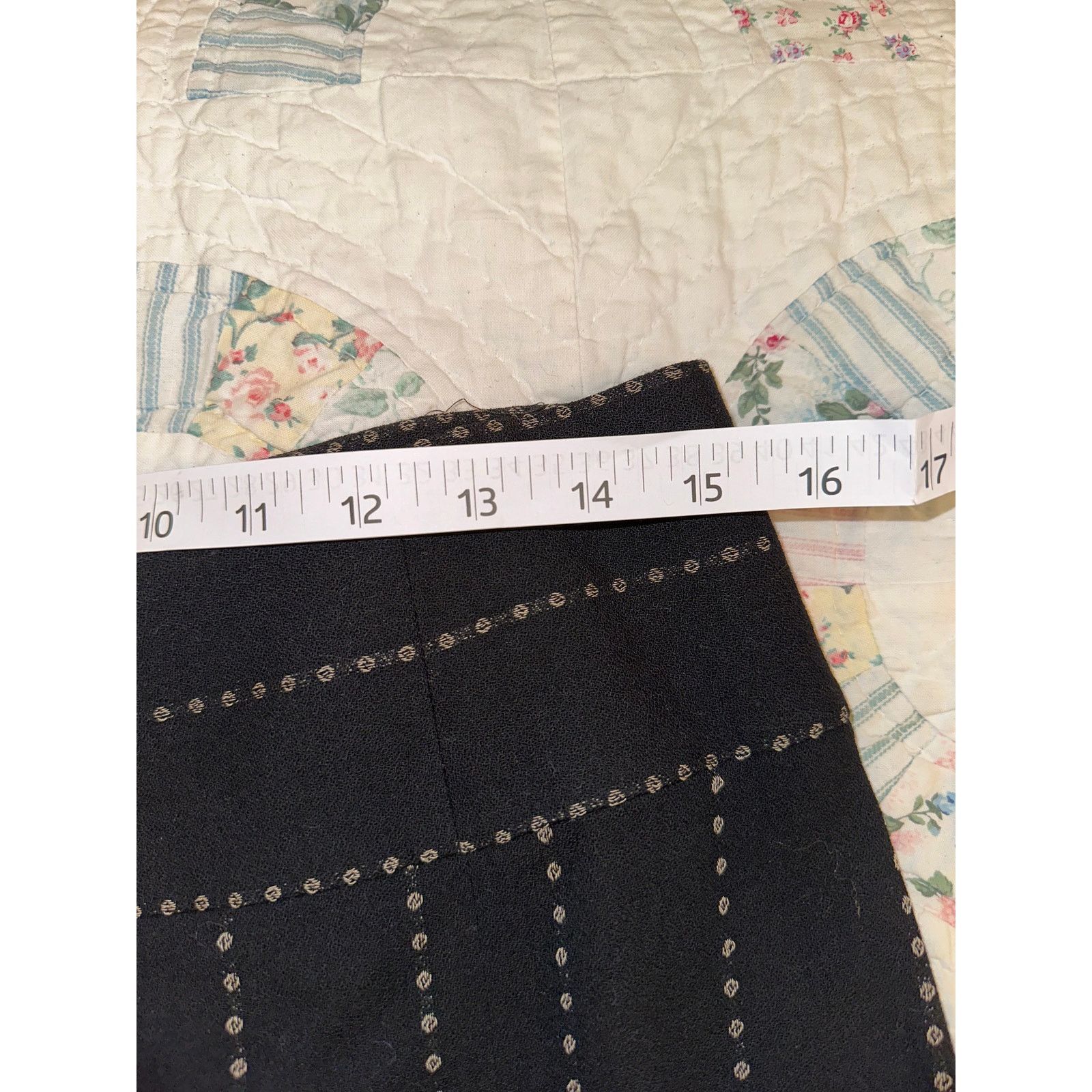 Gianfranco Ferre 80s GIANFRANCO FERRE BLACK WOOL PANEL SKIRT ITALY 42 Size 28" / US 6 / IT 42 - 4 Thumbnail