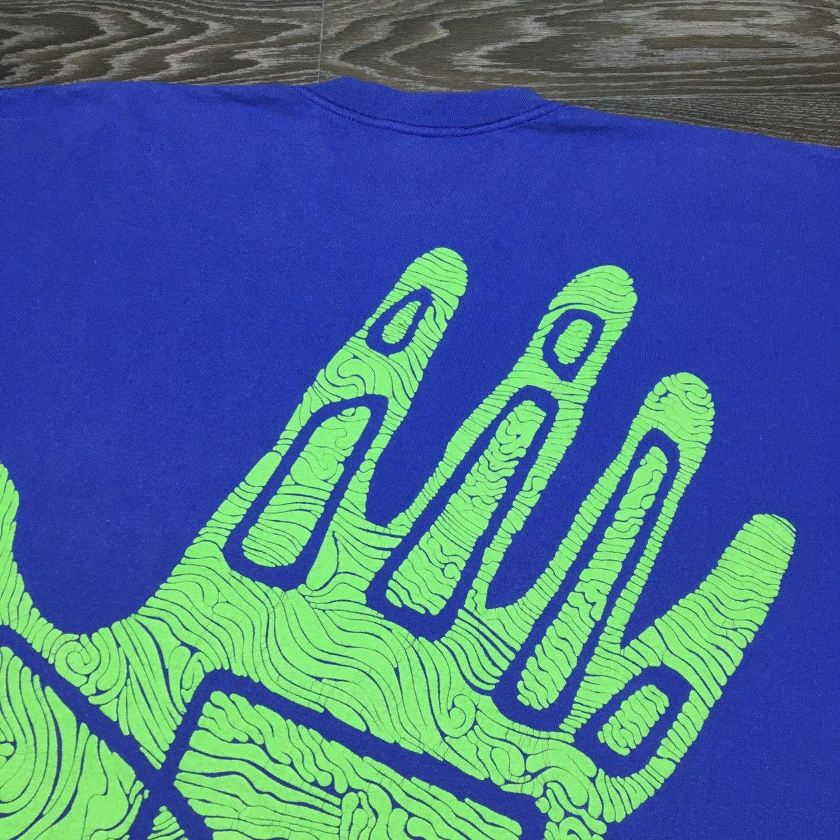 Body Glove 90s BODY GLOVE Big Hand Logo Backprint Single Stitch T-shirt Size US XL / EU 56 / 4 - 6 Thumbnail