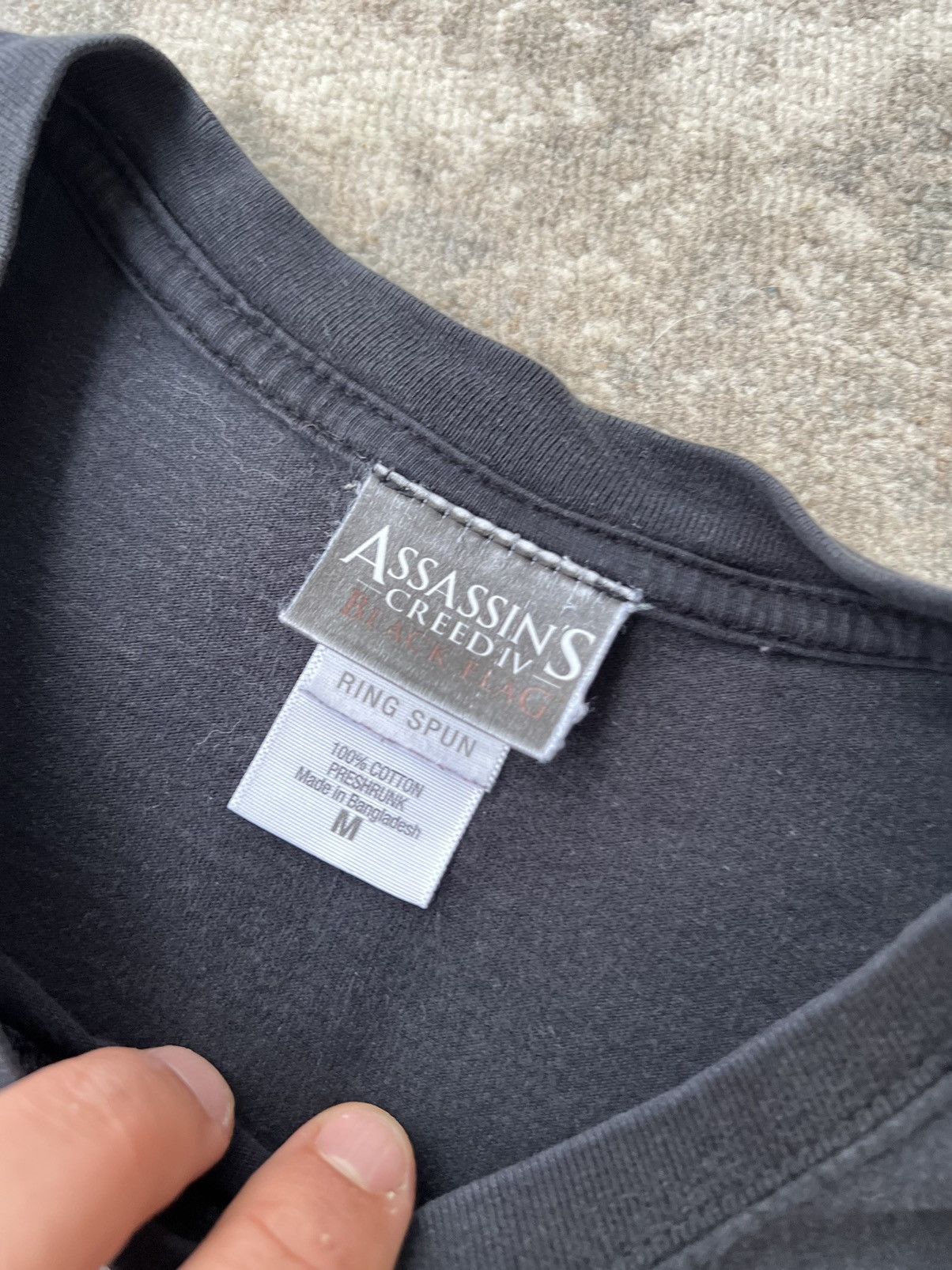 Vintage Assassin's Creed IV Black Flag Tee Size US M / EU 48-50 / 2 - 2 Thumbnail