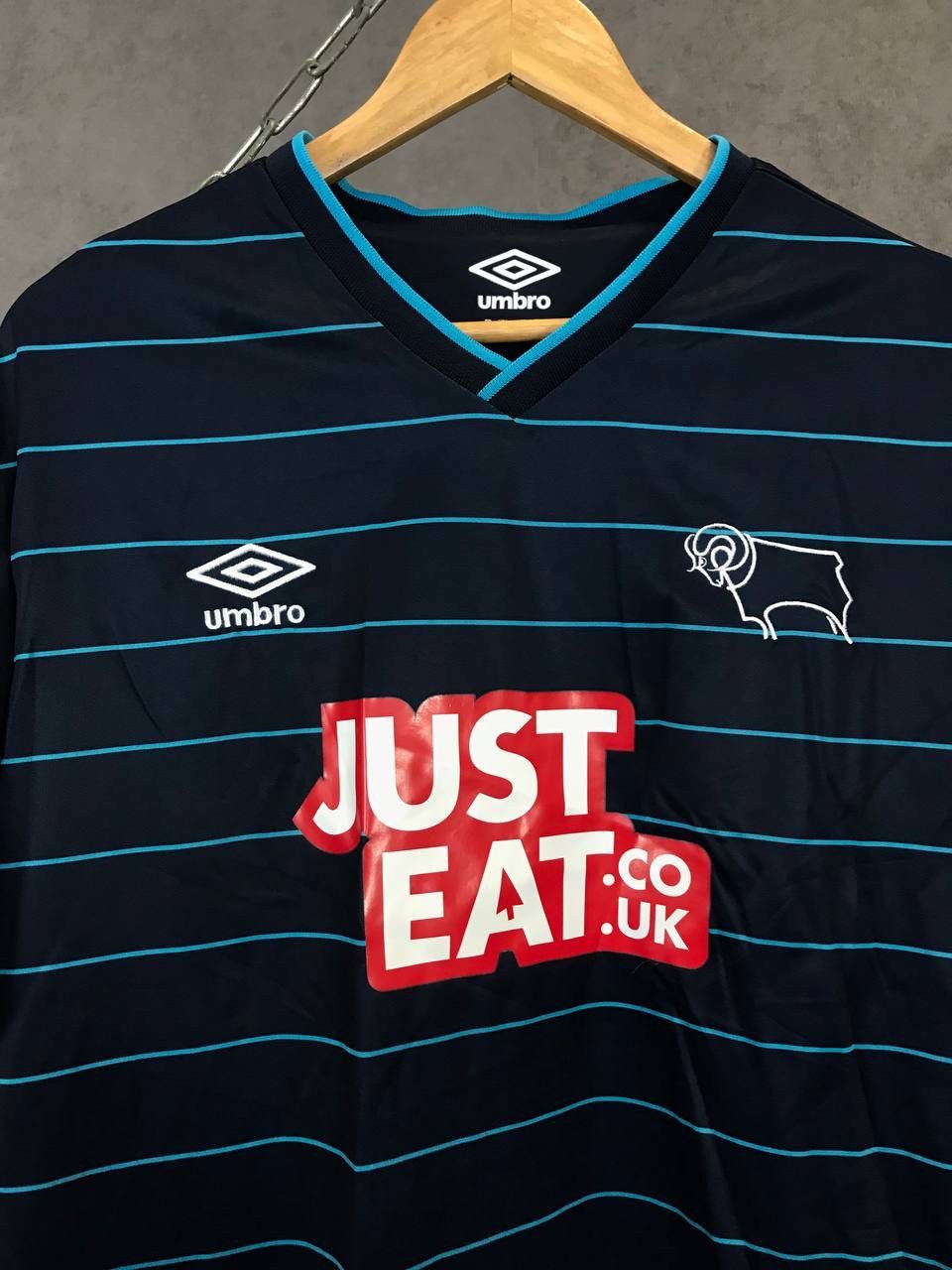 Umbro Derby County umbro soccer jersey sportwear tee Size US XXL / EU 58 / 5 - 2 Thumbnail