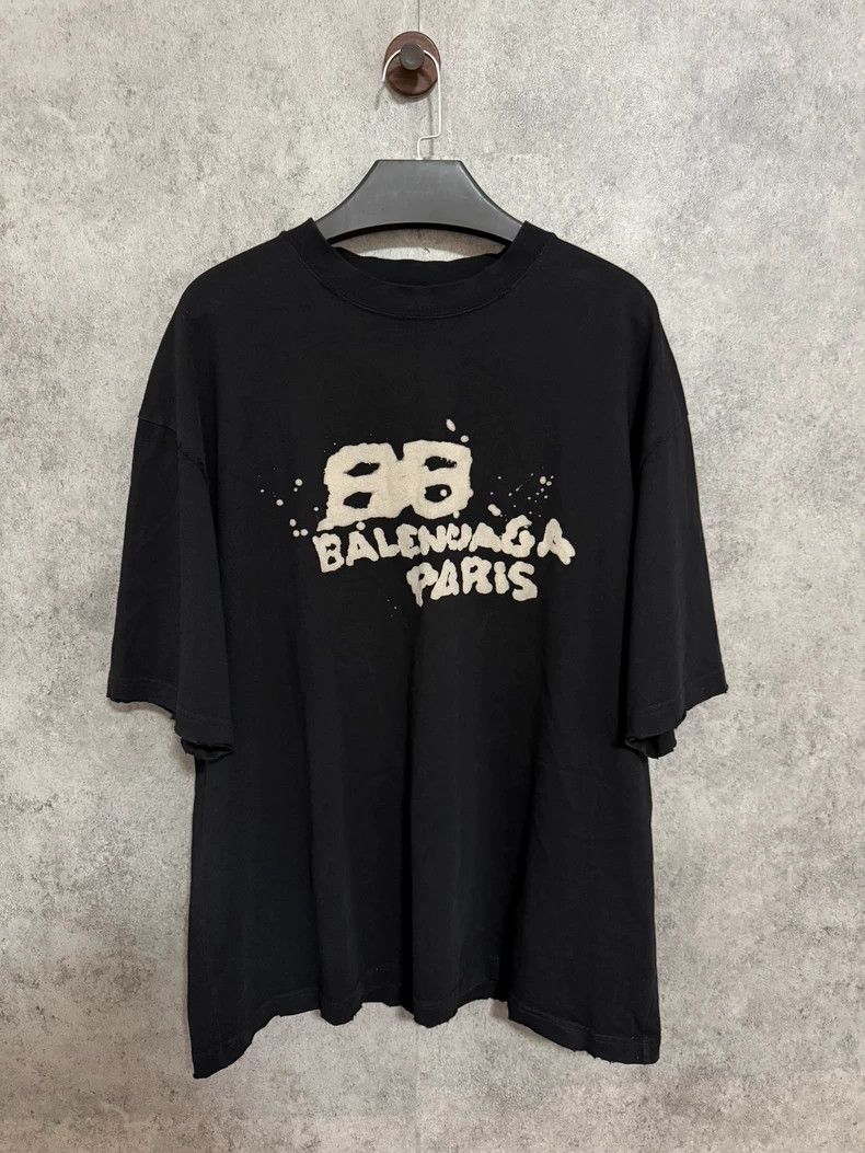 Balenciaga Balenciaga Graffiti Logo Short Sleeve T-Shirt Size US XL / EU 56 / 4 - 1 Thumbnail