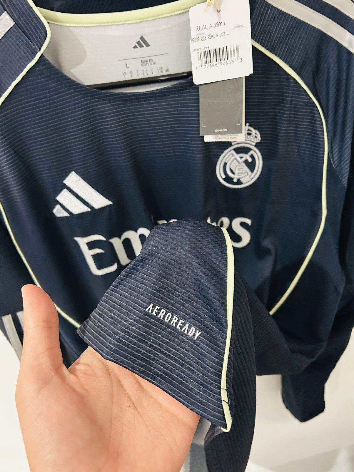 Adidas Real Madrid 2025/26 Away Jersey Size US L / EU 52-54 / 3 - 7 Thumbnail