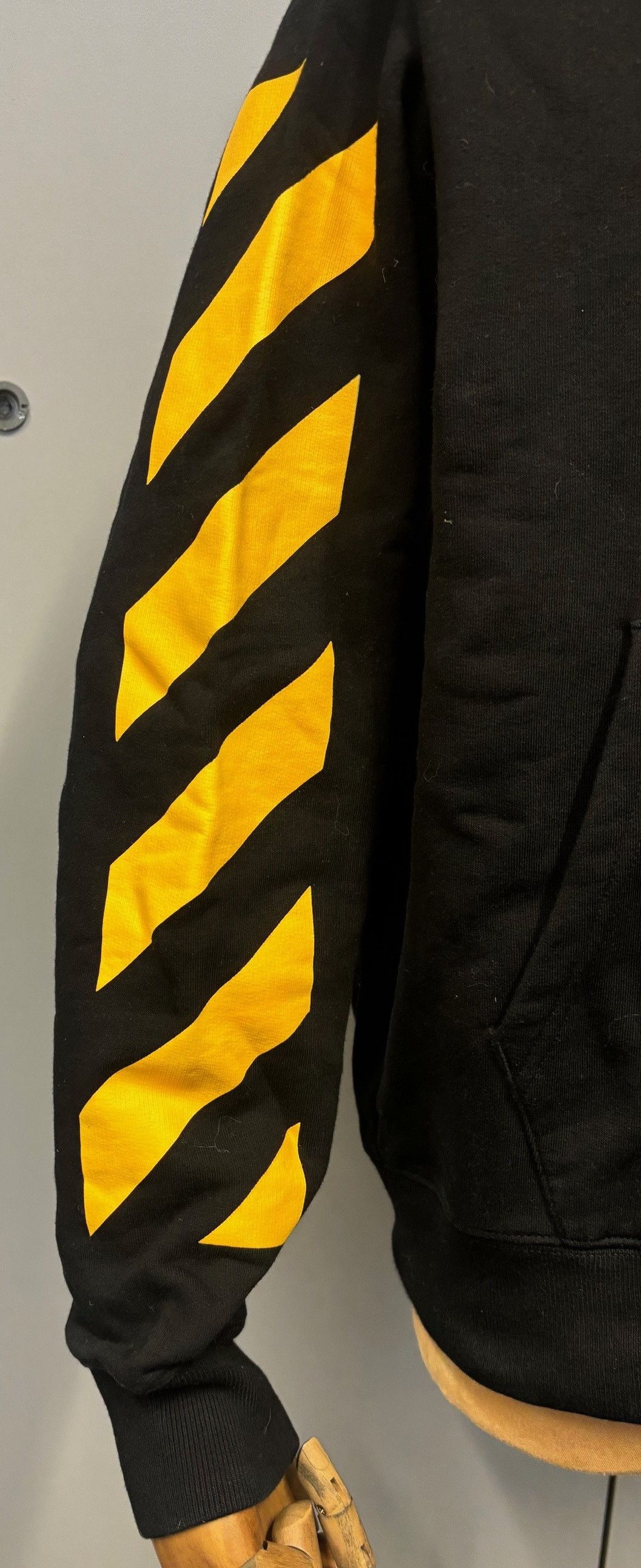 Off-White Off White Hoodie Black/Yellow Size M Size US M / EU 48-50 / 2 - 4 Thumbnail