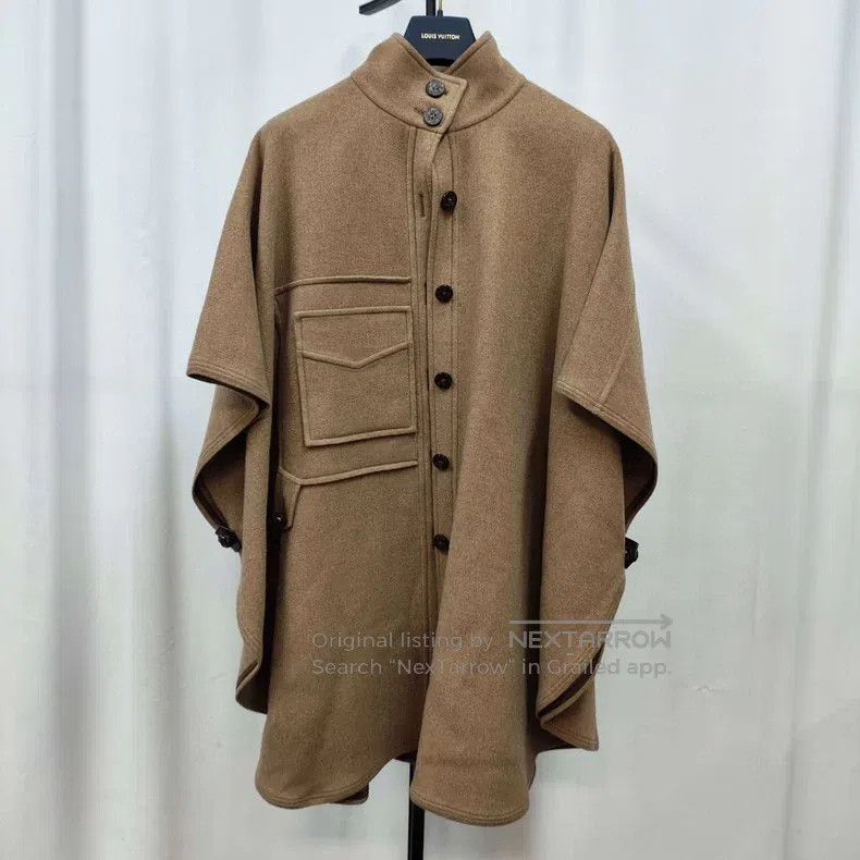 Louis Vuitton Louis Vuitton Women's cashmere coat Size XS / US 0-2 / IT 36-38 - 1 Thumbnail