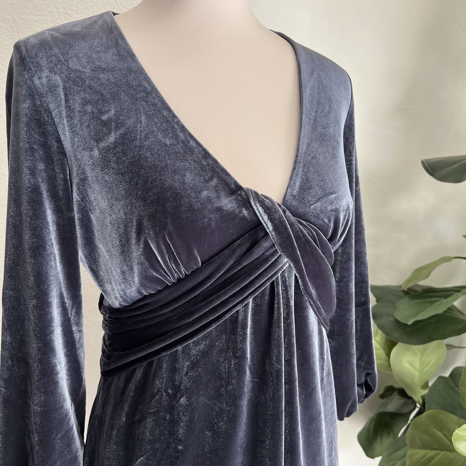 Laundry by Shelli Segal NWT $175 Laundry by Shelli Segal (8) Velvet Twist Midi Dress Size M / US 6-8 / IT 42-44 - 2 Thumbnail