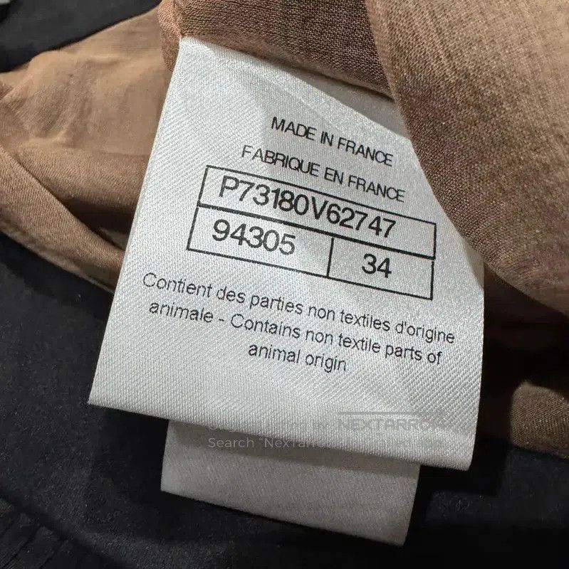 Chanel Chanel Black Silk Pleated Skirt . Size 22" - 5 Thumbnail