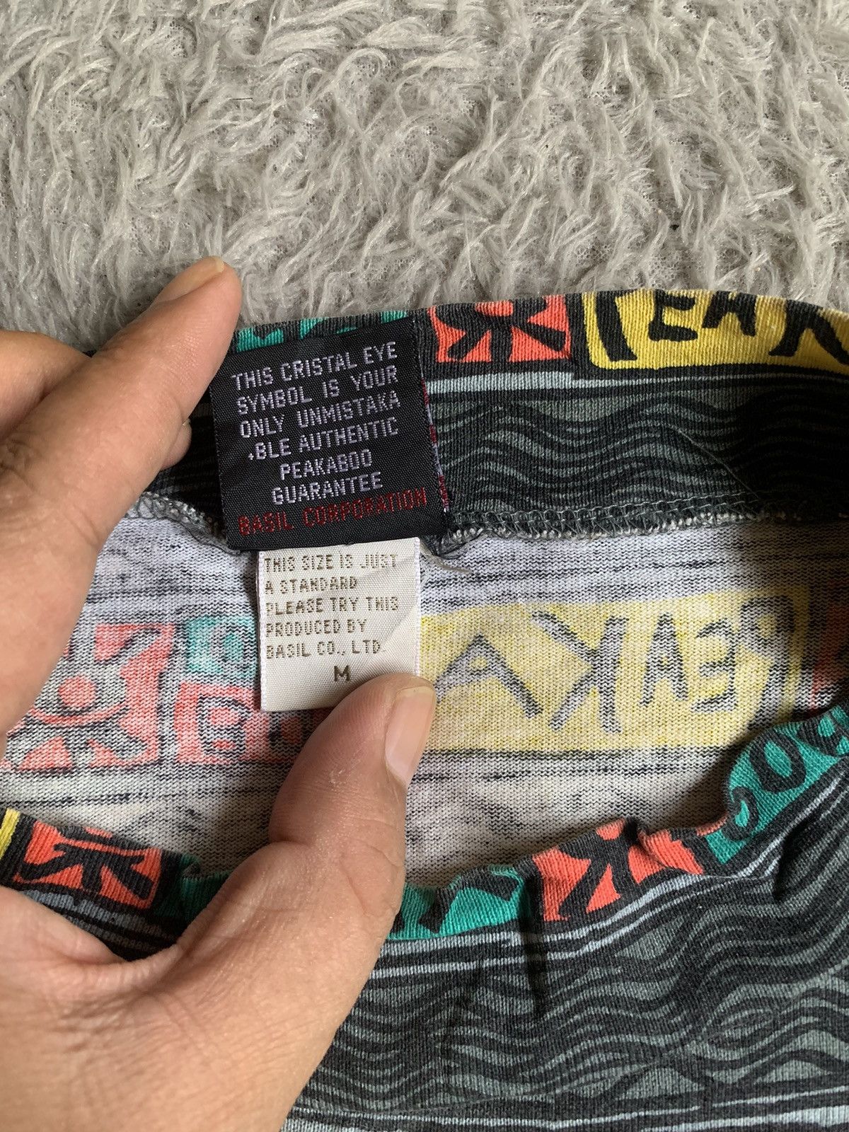 Japanese Brand Vintage 90s Peakaboo Surf Pocket Tomtom Pattern Tee Size US M / EU 48-50 / 2 - 4 Thumbnail