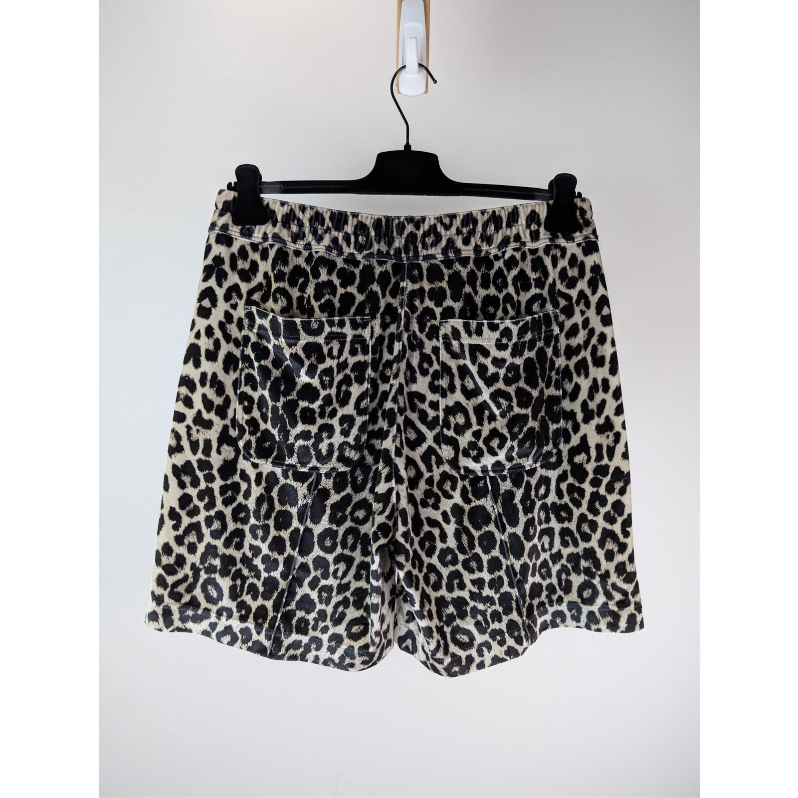 Tom Ford o1rshd1 Leopard-Print Cut and Sewn Knitted Shorts in Black Size US 34 / EU 50 - 11 Thumbnail