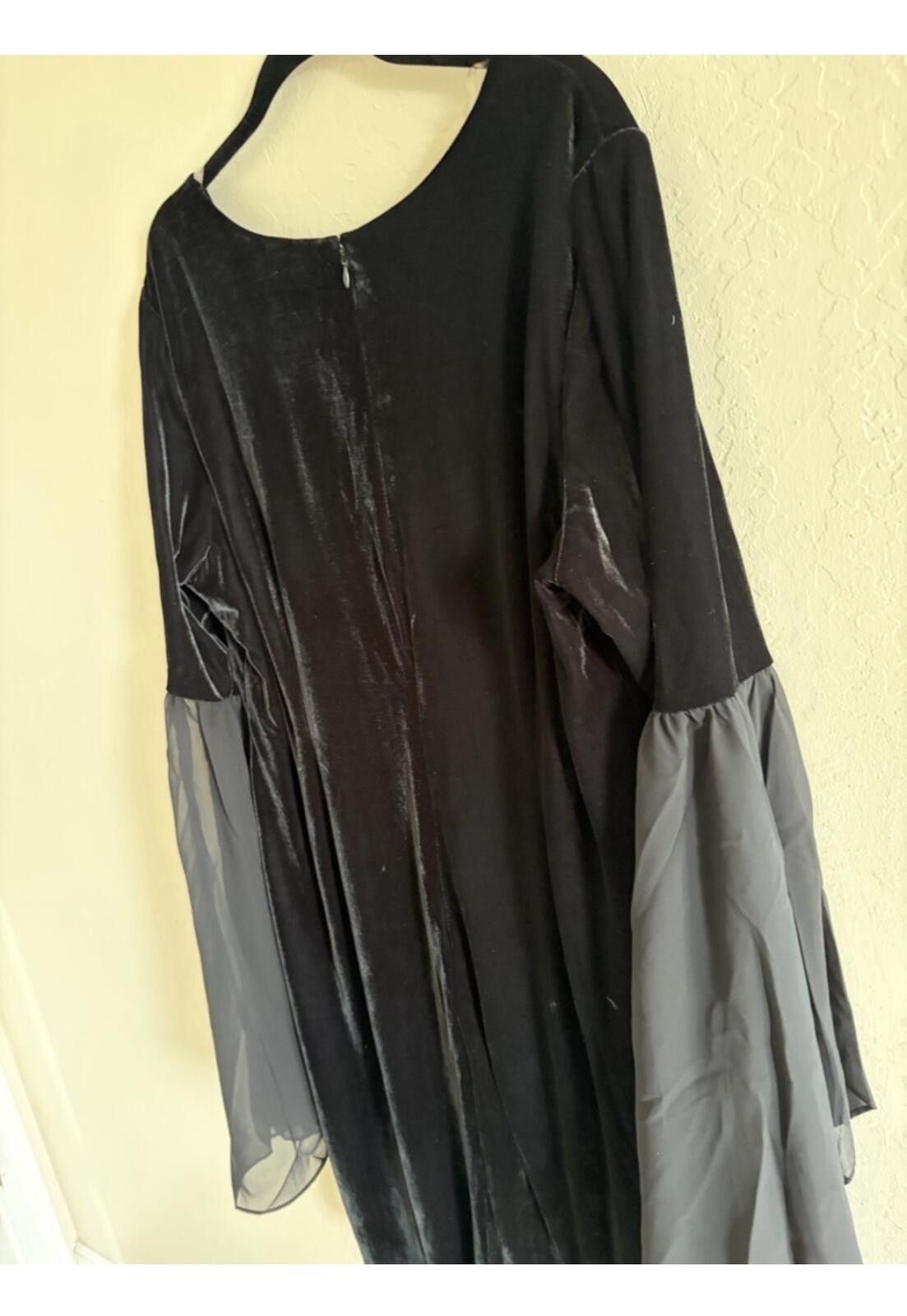 Other Ashley Stewart Black Velvet Dress with Scoop Neck Size 3XL / US 20-22 - 5 Thumbnail