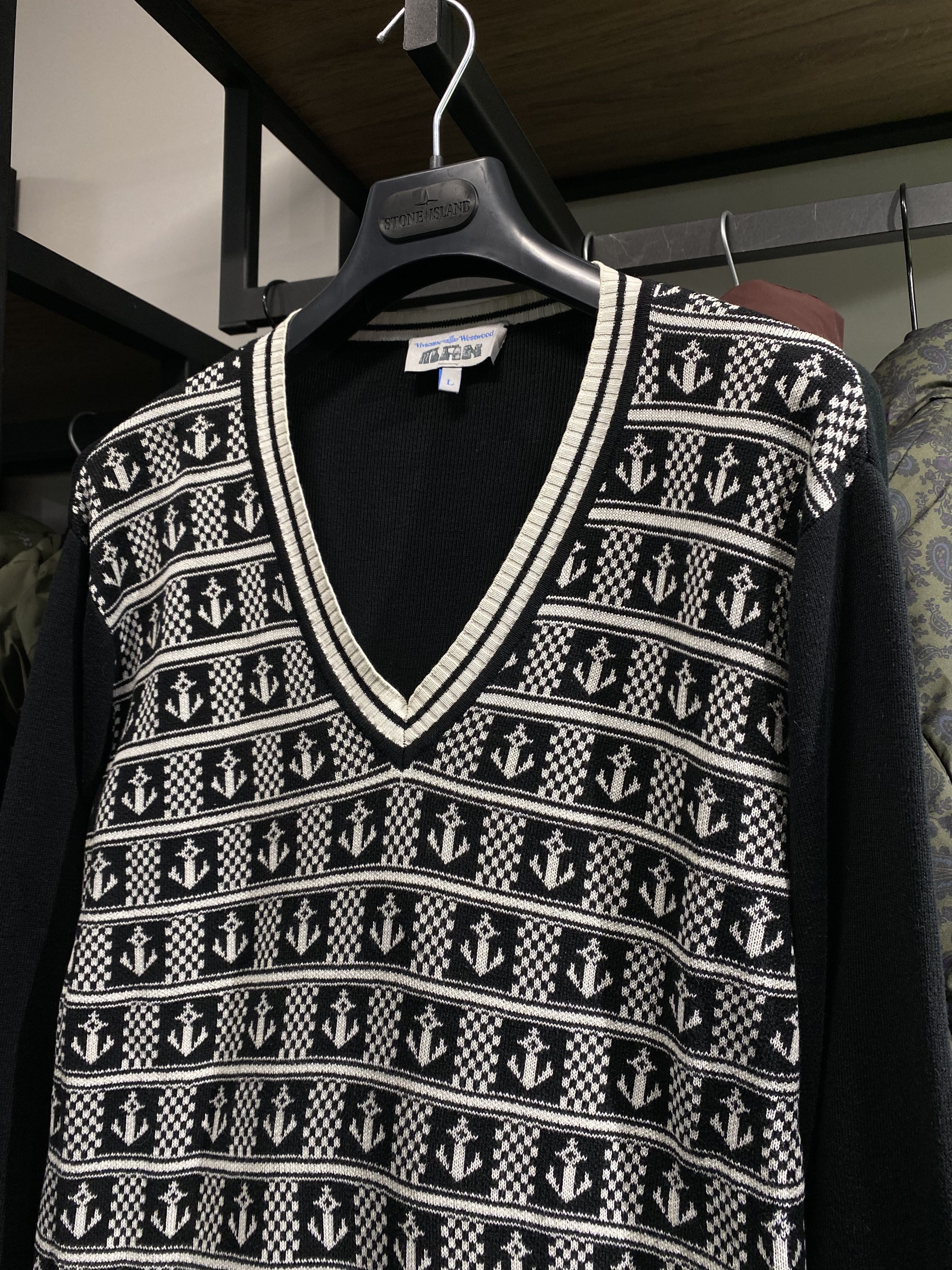 Vivienne Westwood Vivienne Westwood anchor yachting logo silk v sweater Size US L / EU 52-54 / 3 - 6 Thumbnail