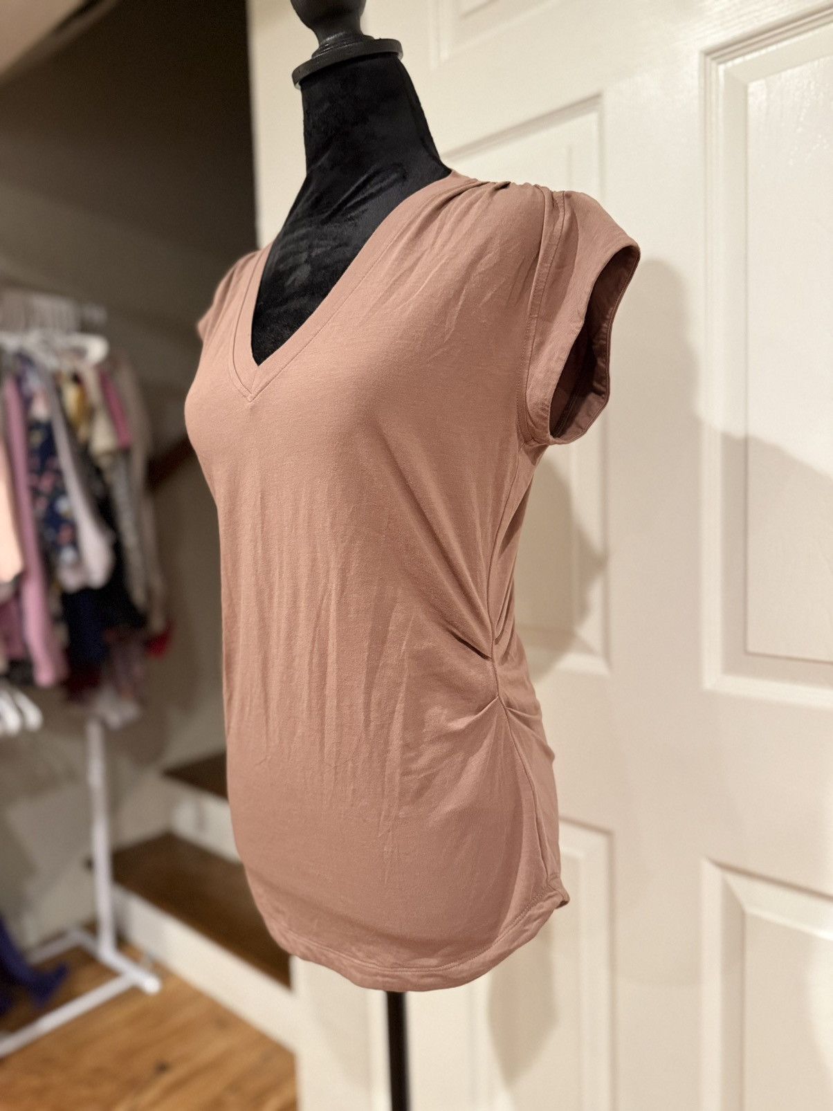 Athleta Athleta Brown V-Neck Cap Sleeve Tee - Size Small Petite Size XXS / US 00 / IT 34 - 3 Thumbnail