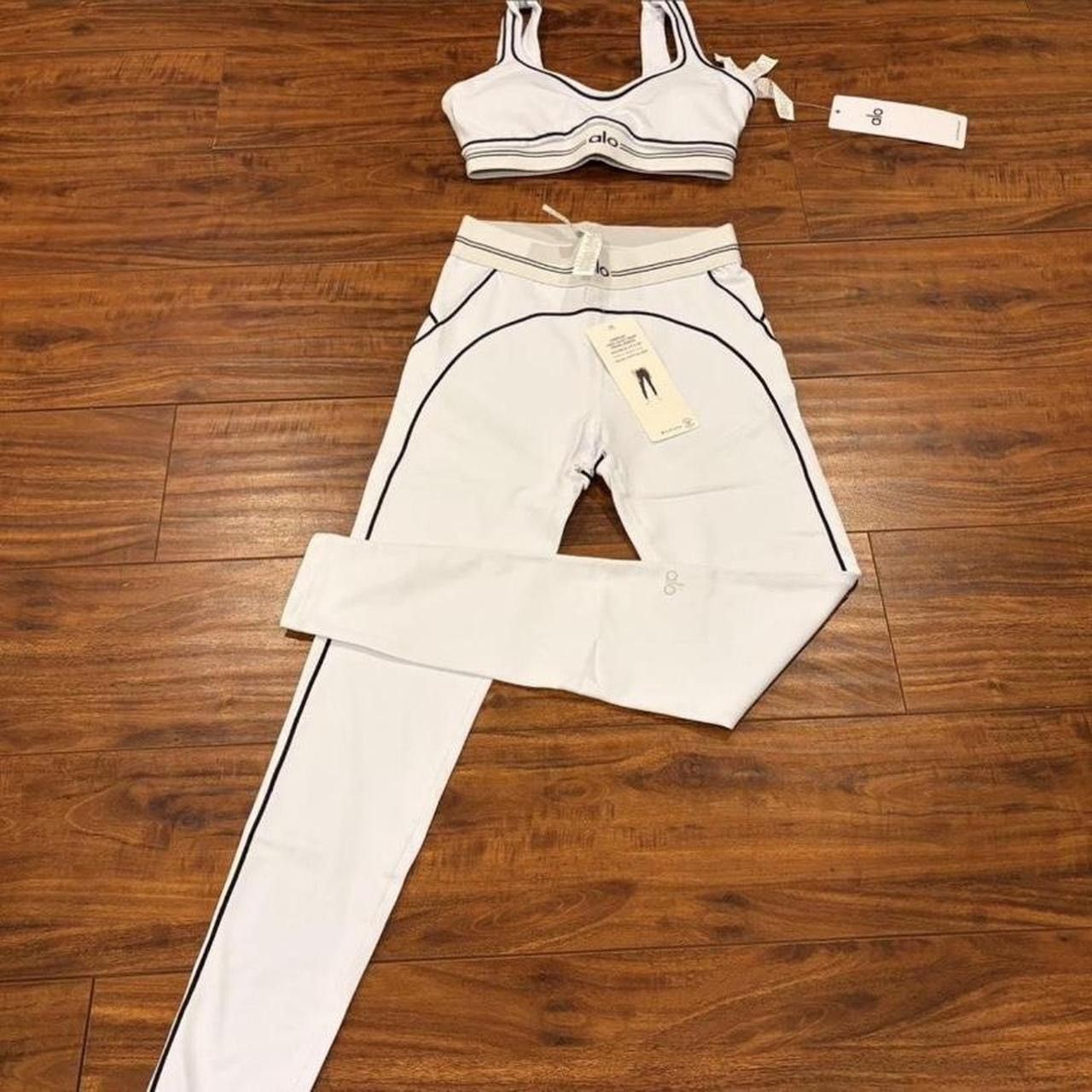 Alo Black and white Alo yoga set Size XS / US 0-2 / IT 36-38 - 1 Preview