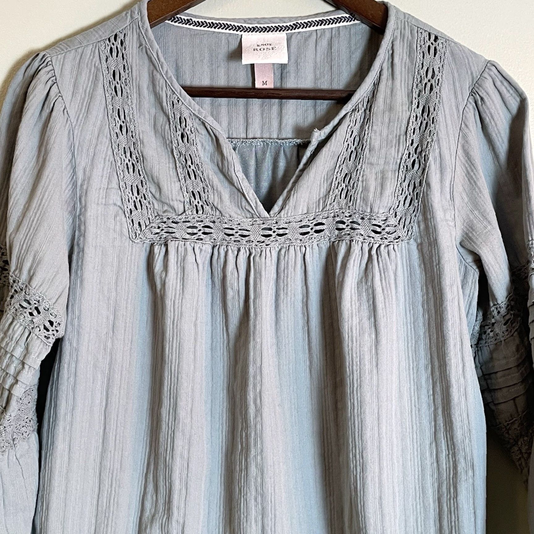 Vintage VINTAGE Knox Rose Shirt Womens Medium Pale Blue Long Sleeve Crochet Eyelet Boho Dainty Size S / US 4 / IT 40 - 3 Thumbnail