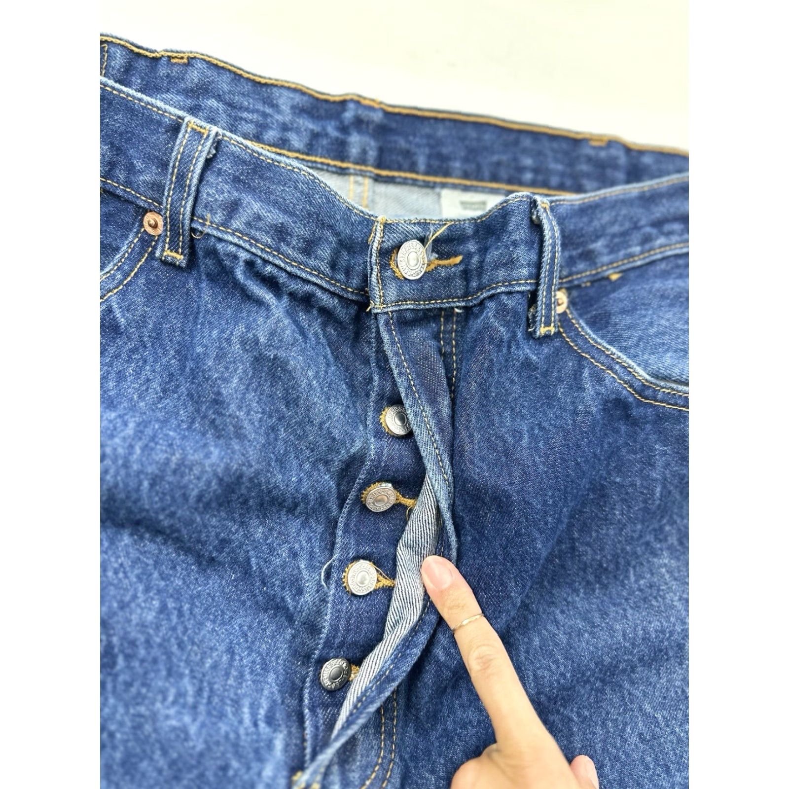 Levi's VINTAGE Levi’s 501 Jeans Mens 37x27 Blue Dark Wash 40x30 Denim Jeans Boy? Size US 37 - 5 Thumbnail
