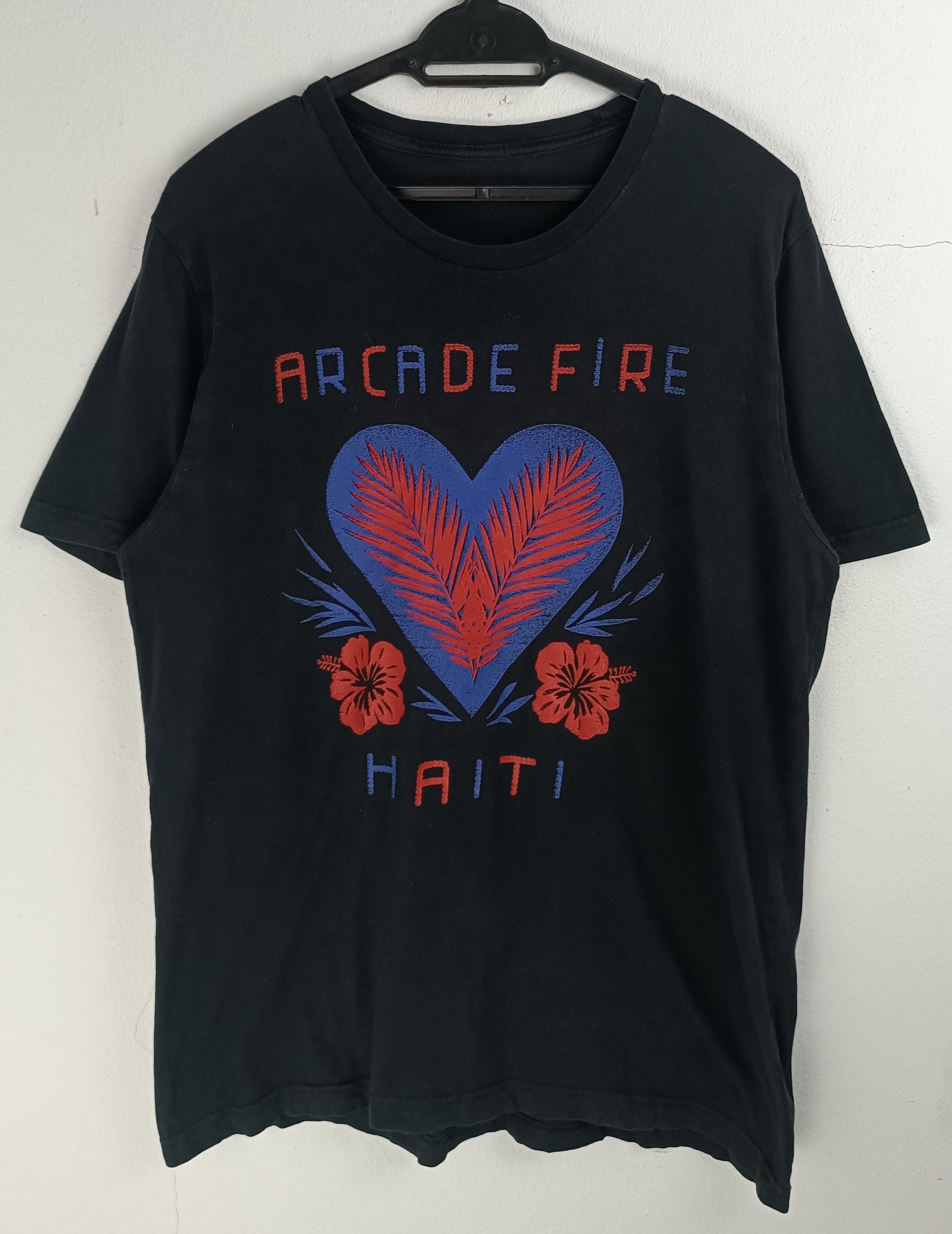 Band Tees VINTAGE ARCADE FIRE HAITI TEE lcd king of leon radiohead Size US M / EU 48-50 / 2 - 3 Thumbnail