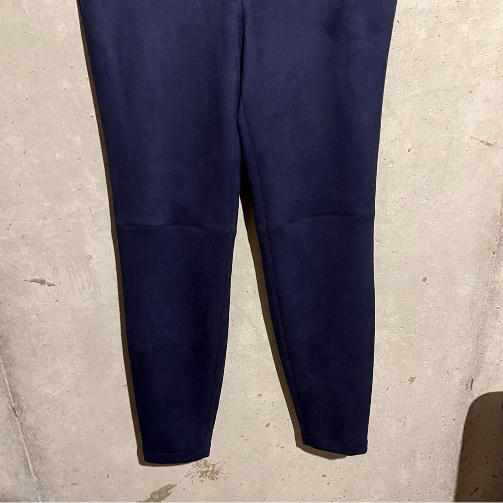 Elie Tahari NWT Elie Tahari Pants Womens sz L Vegan Suede Navy Legging Size 30" / US 8 / IT 44 - 2 Thumbnail