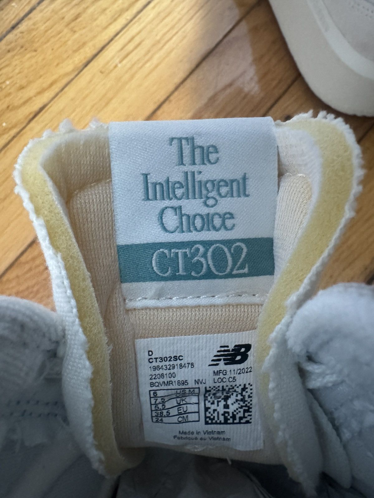 New Balance New Balance 302 Sea Salt Faded Teal Turtledove Size US 7.5 / IT 37.5 - 5 Thumbnail