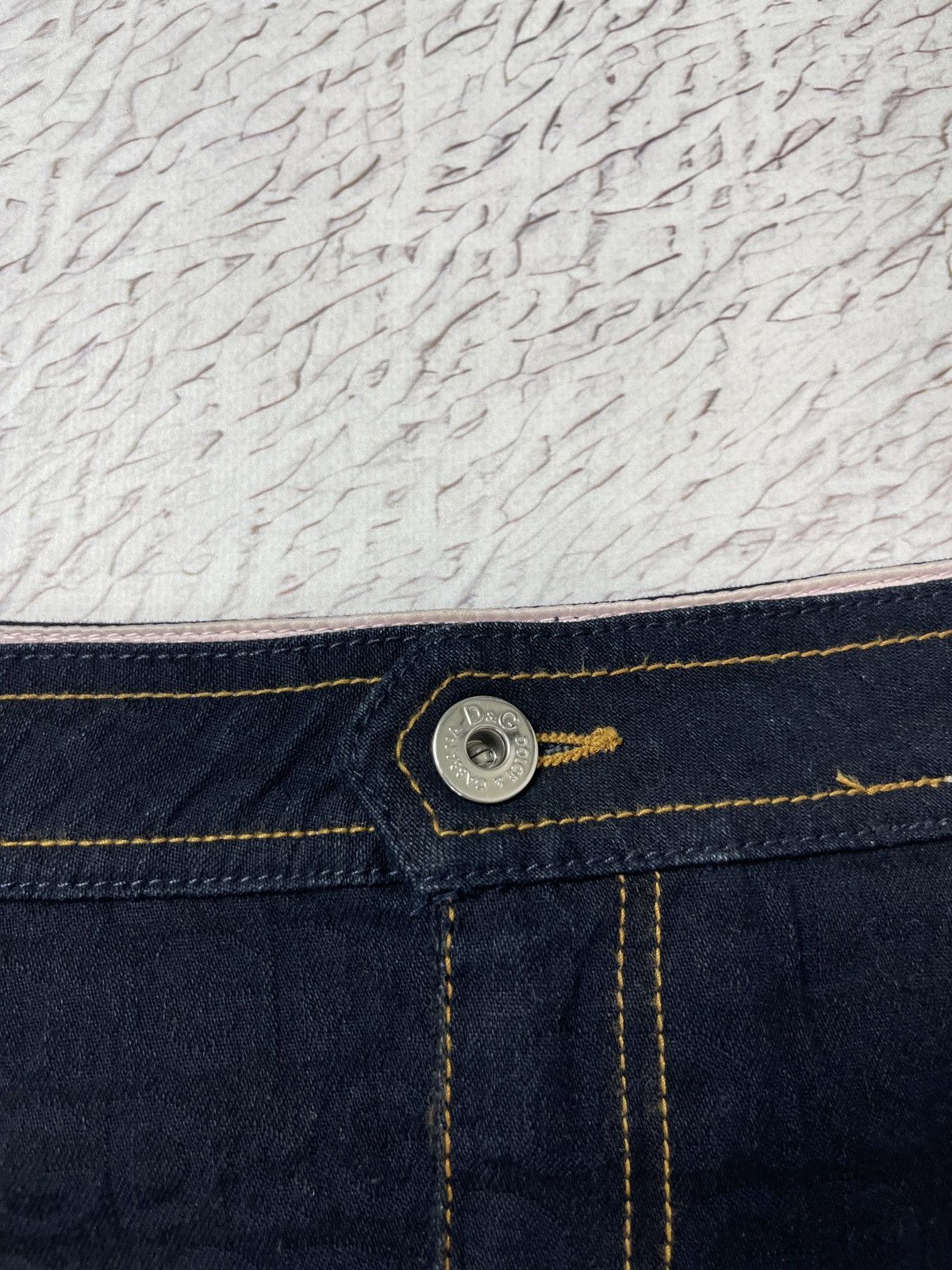 Dolce & Gabbana Dolce & Gabbana new vintage monogram midi denim skirt Size 28" / US 6 / IT 42 - 6 Thumbnail
