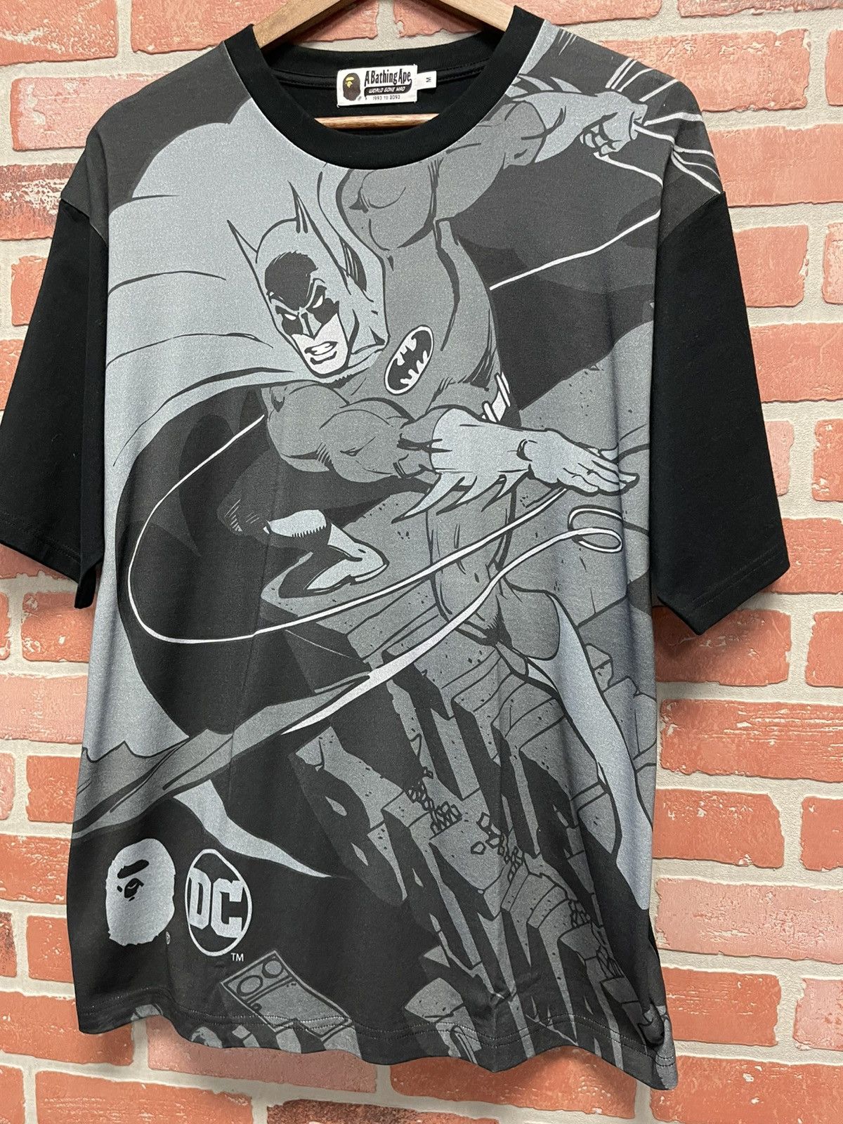 Bape Size M - Bape x DC Comics Batman Brand New! Size US M / EU 48-50 / 2 - 3 Thumbnail