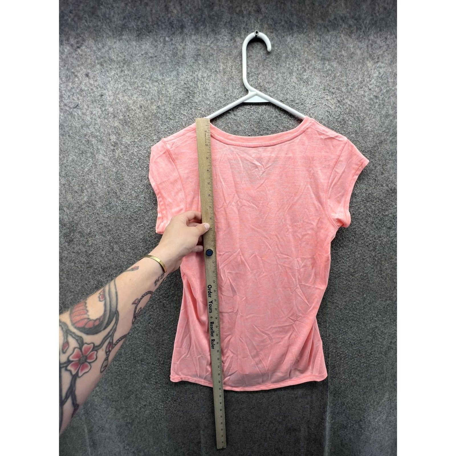 Reebok Reebok Shirt Womens Small Pink V Neck Cap Sleeve Lightweight Athletic Top Size S / US 4 / IT 40 - 4 Thumbnail