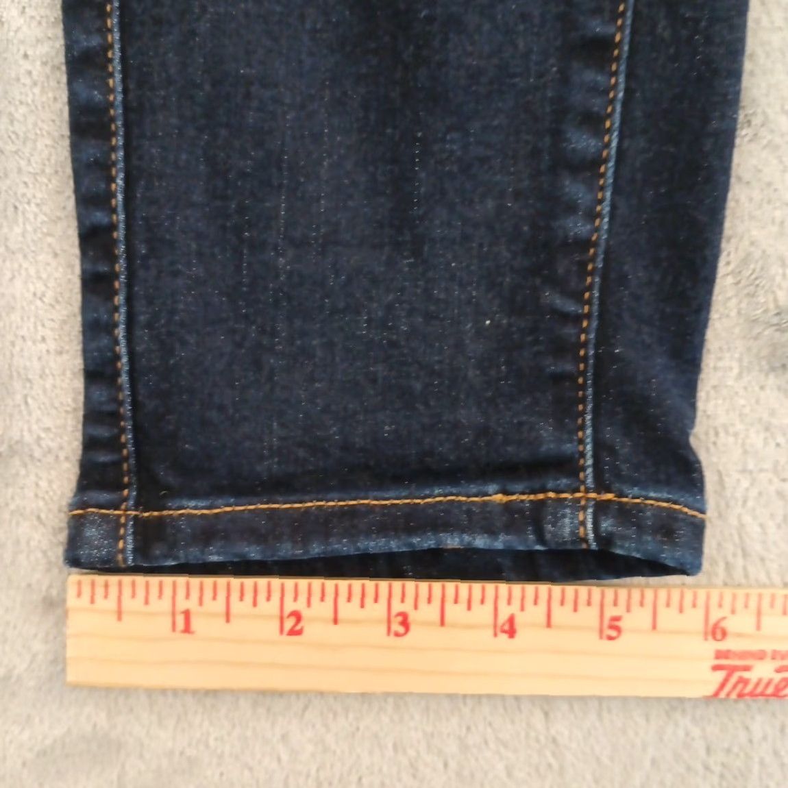 Torrid **Torrid Skinny Jeans Women Size 3 Blue Dark Wash Denim Zip** User: Torrid Skinny Jeans Women Size 3 Blue Dark Wash Denim Zip Size 26" / US 2 / IT 38 - 5 Thumbnail