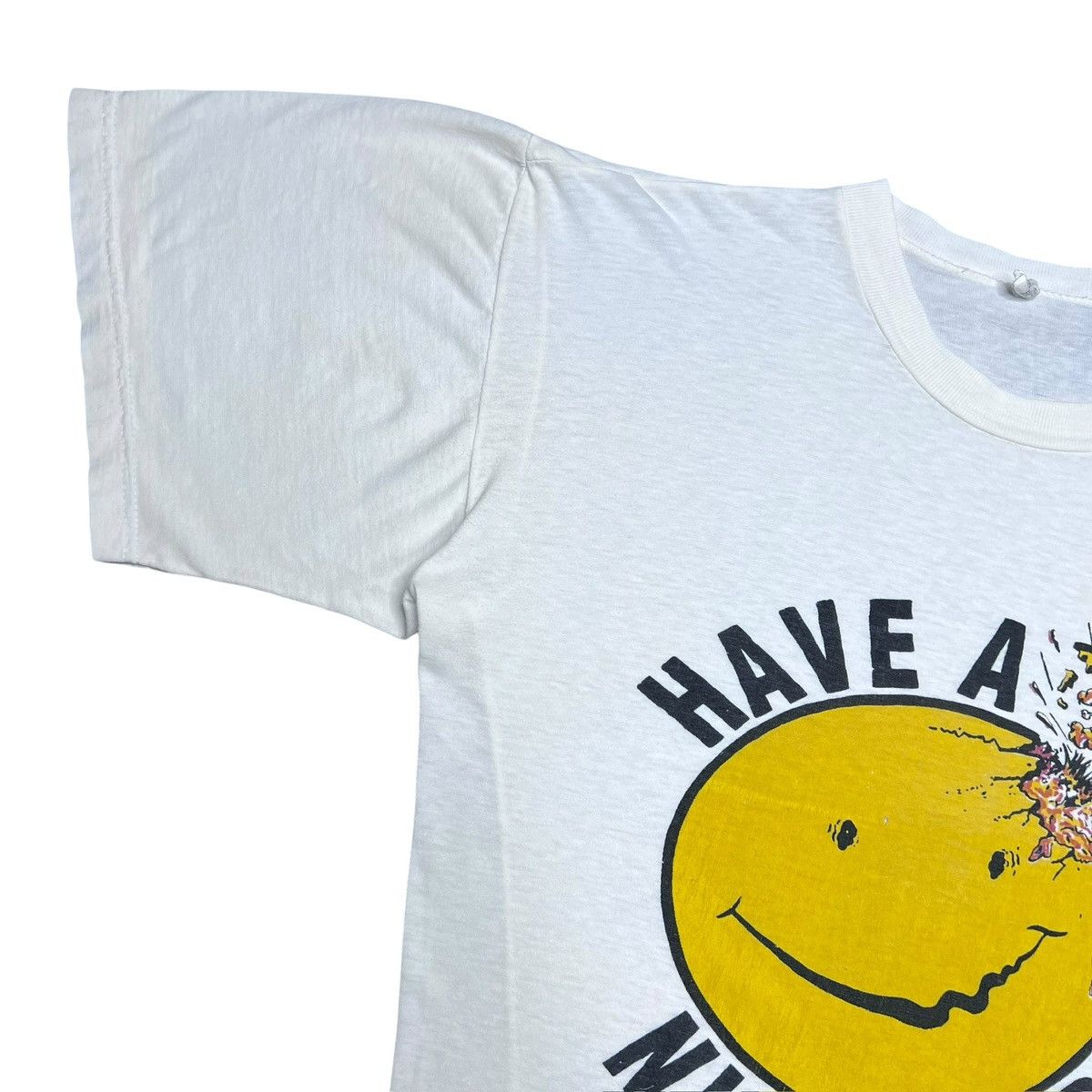 Vintage 80s Smiley Face Happy Head Shot Grunge Punk Graphic T-Shirt Size US L / EU 52-54 / 3 - 8 Thumbnail